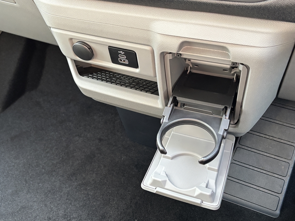 ECOBLUE 170PS H1 8 SEATER