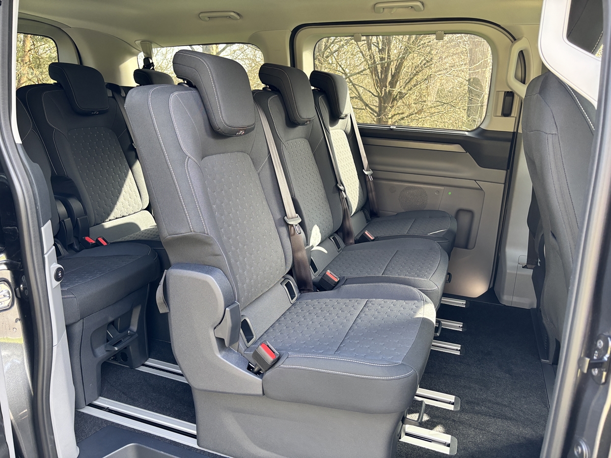 ECOBLUE 170PS H1 8 SEATER