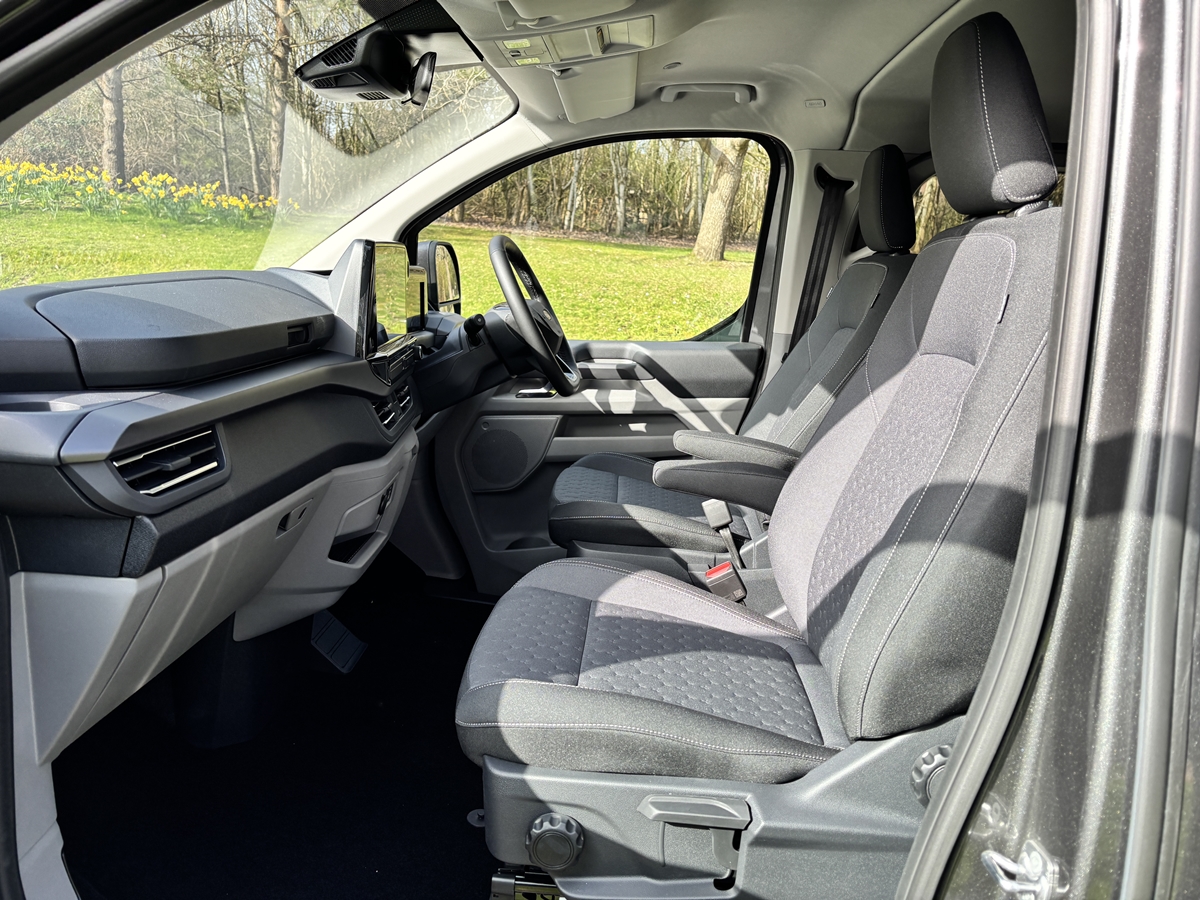 ECOBLUE 170PS H1 8 SEATER