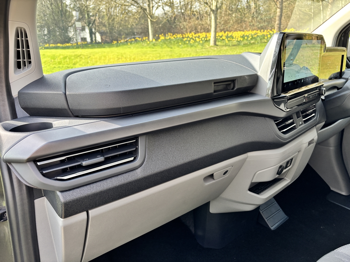 ECOBLUE 170PS H1 8 SEATER