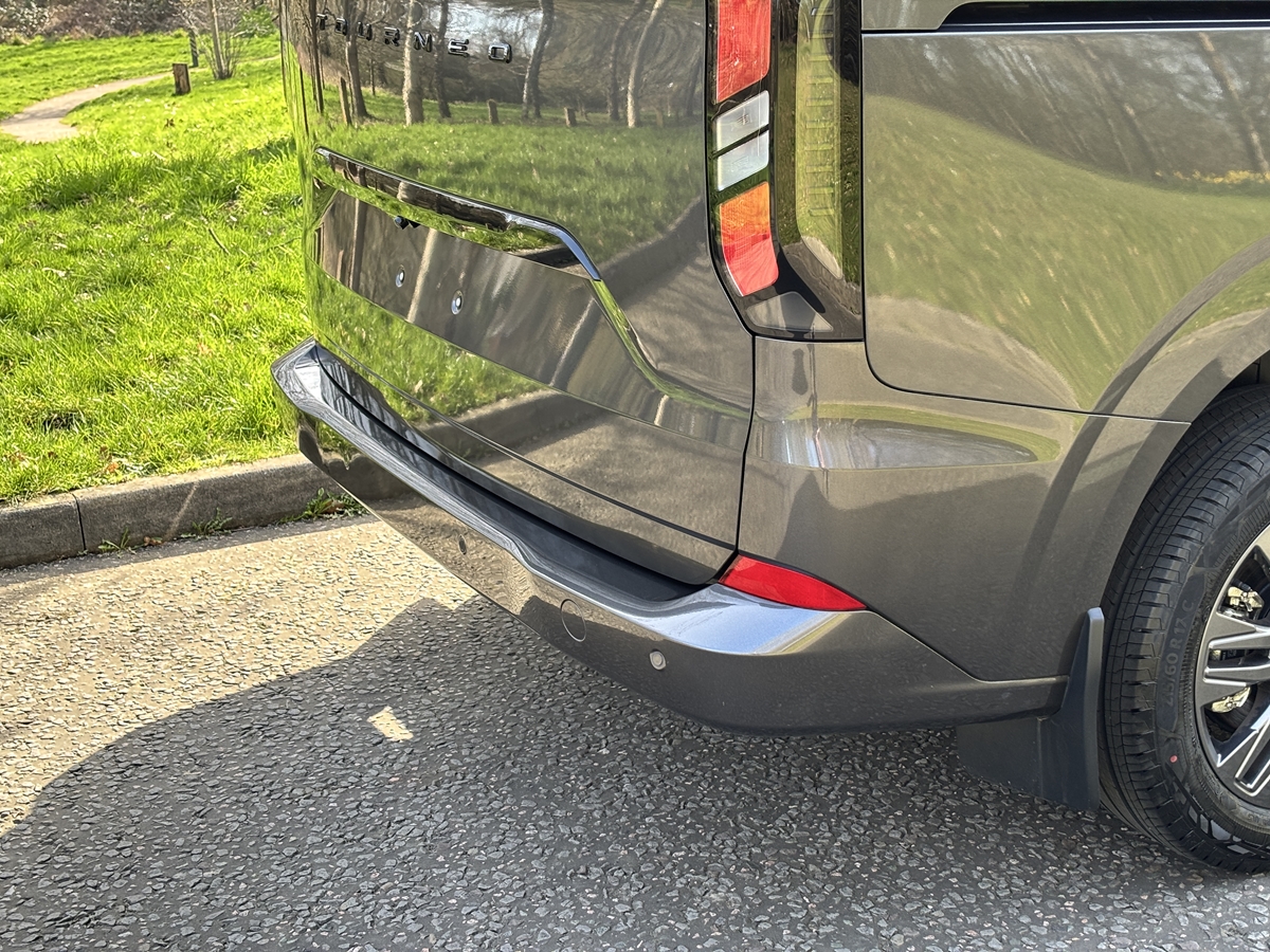 ECOBLUE 170PS H1 8 SEATER