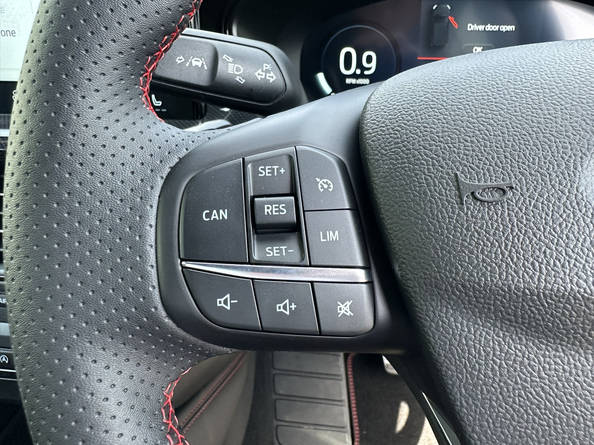 FOCUS ST-LINE X 5 DOOR 1.0L ECOBOOST 155PS MHEV FWD 7 SPEED POWERSHIFT