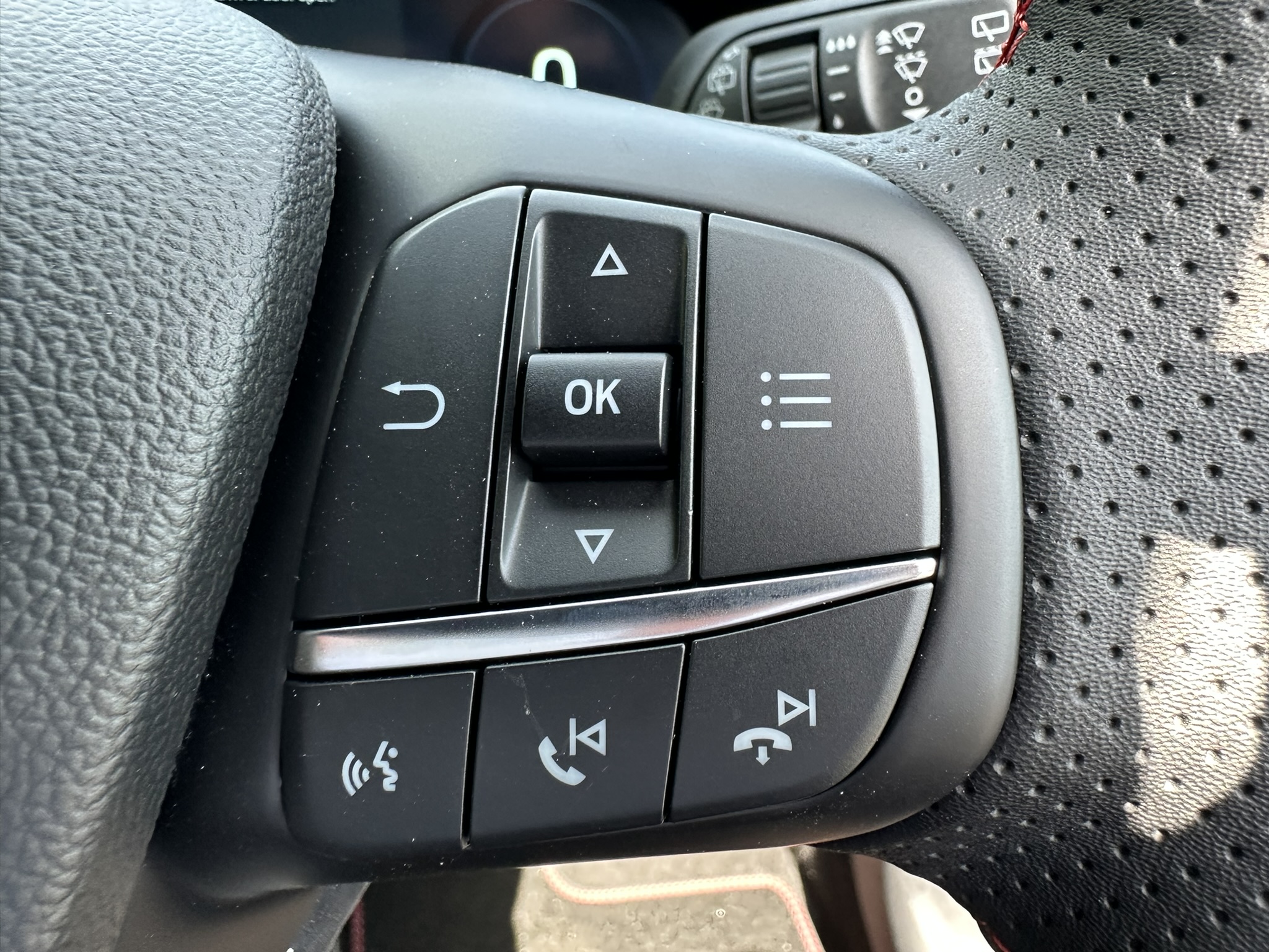 FOCUS ST-LINE X 5 DOOR 1.0L ECOBOOST 155PS MHEV FWD 7 SPEED POWERSHIFT