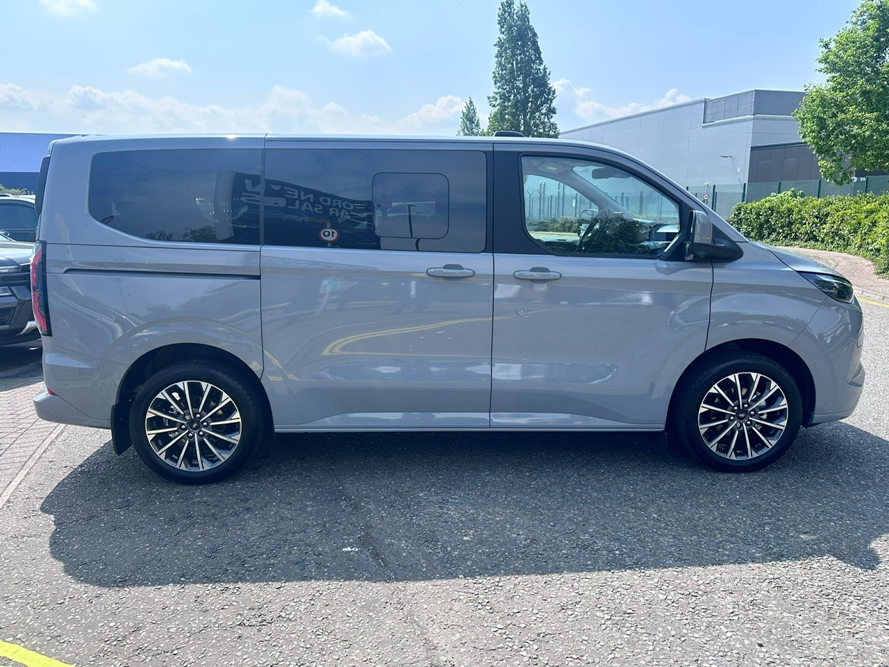 FORD TOURNEO CUSTOM 160KW 65KWH H1 TITANIUM X 8 SEATER AUTO