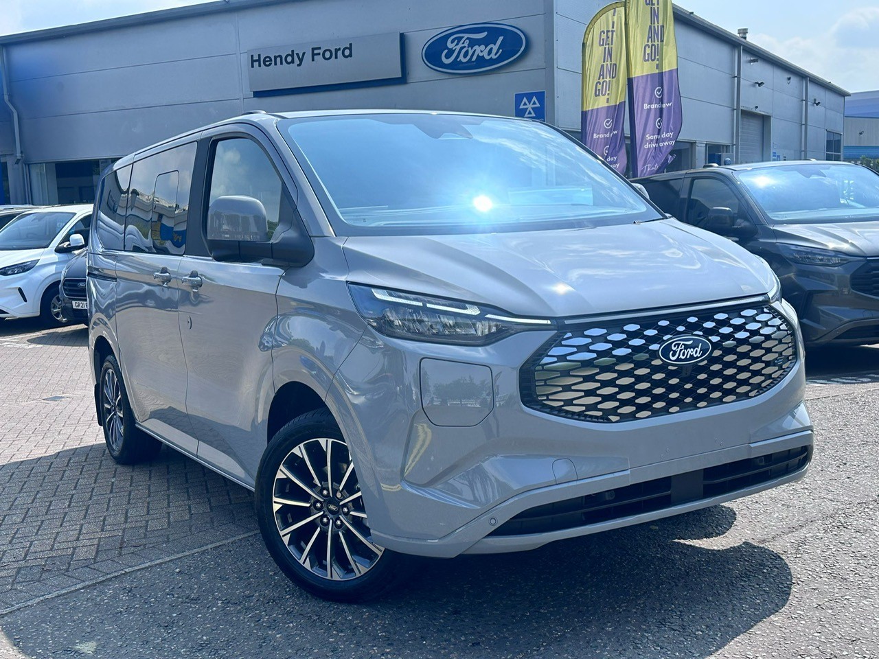 FORD TOURNEO CUSTOM 160KW 65KWH H1 TITANIUM X 8 SEATER AUTO