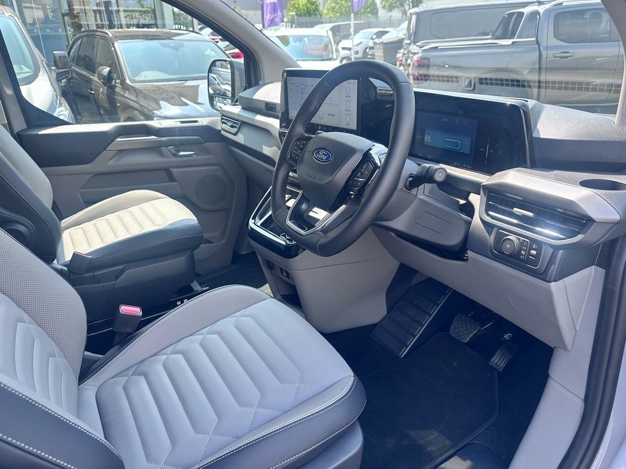 FORD TOURNEO CUSTOM 160KW 65KWH H1 TITANIUM X 8 SEATER AUTO
