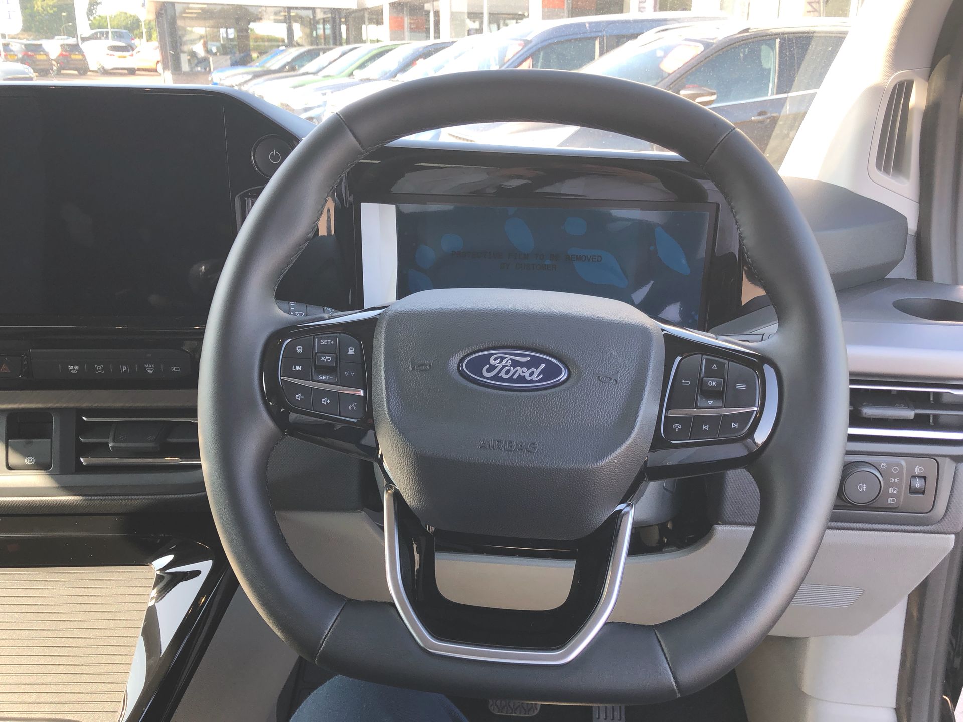 TOURNEO CUSTOM V710 TITANIUM X BUS M1 340 L1 65KWH 160KW / 218PS RWD 1 SPEED AUTOMATIC