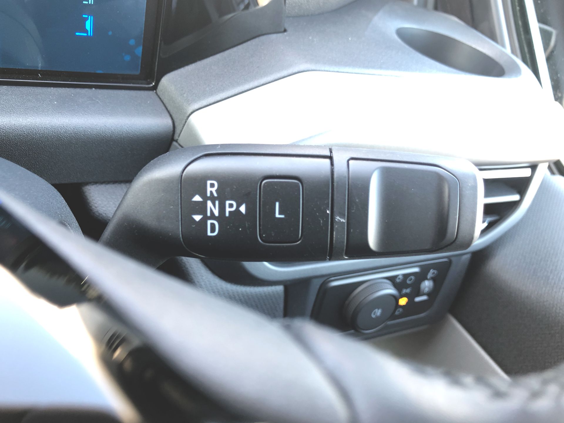 TOURNEO CUSTOM V710 TITANIUM X BUS M1 340 L1 65KWH 160KW / 218PS RWD 1 SPEED AUTOMATIC