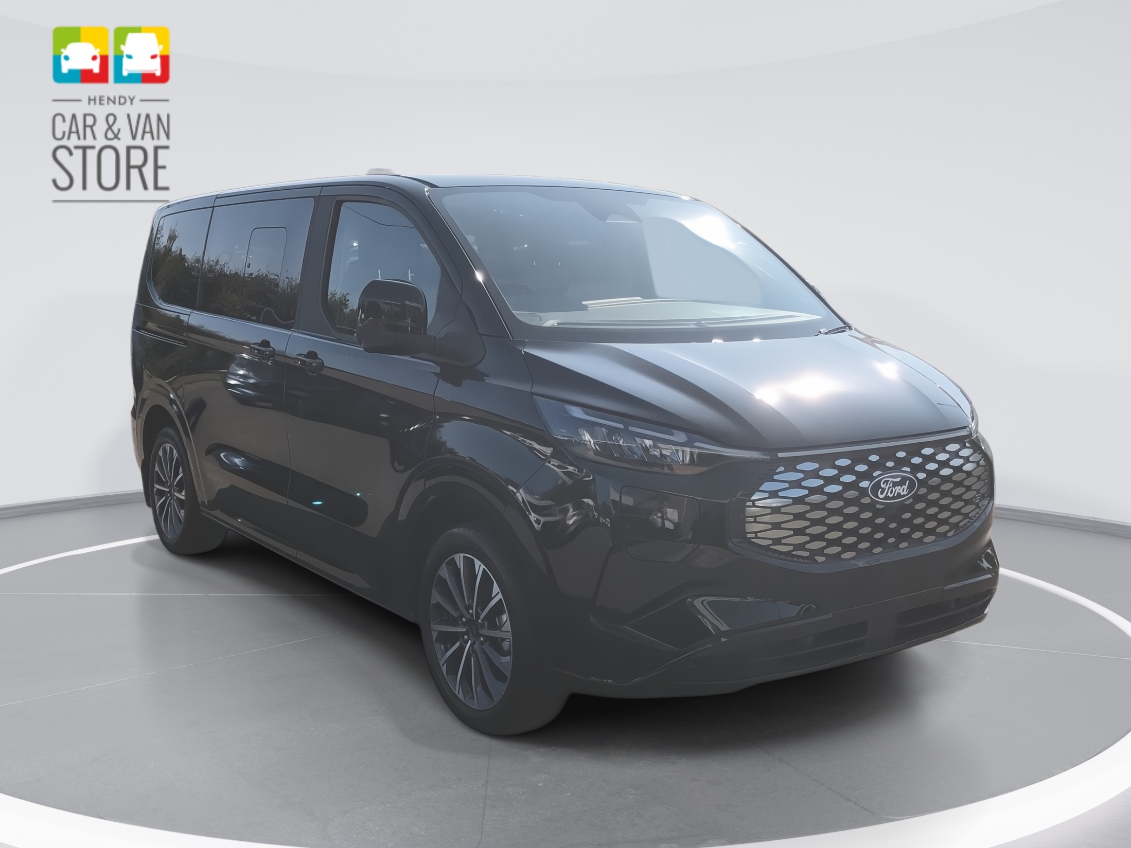 TOURNEO CUSTOM V710 TITANIUM X BUS M1 340 L1 65KWH 160KW / 218PS RWD 1 SPEED AUTOMATIC