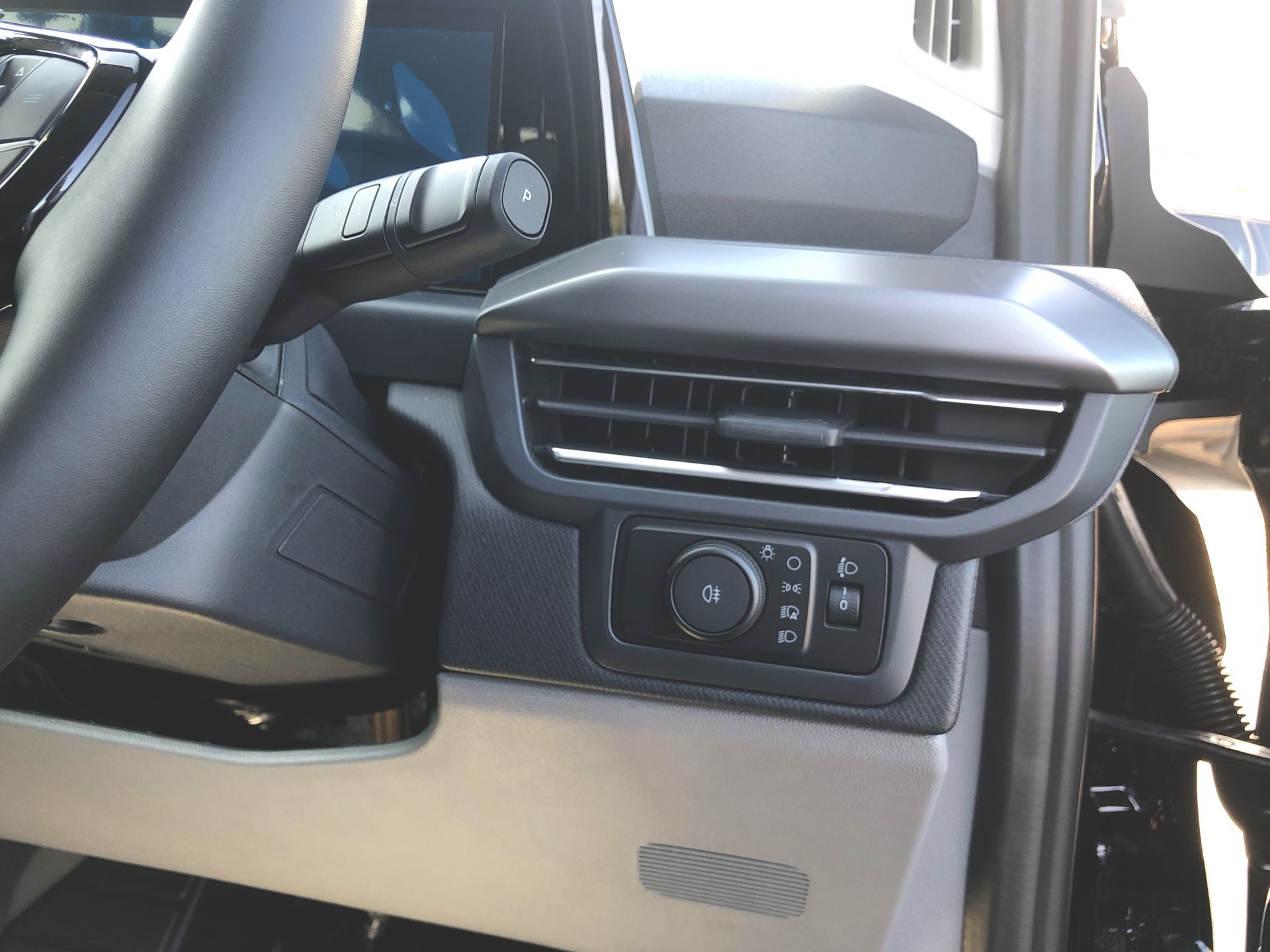 TOURNEO CUSTOM V710 TITANIUM X BUS M1 340 L1 65KWH 160KW / 218PS RWD 1 SPEED AUTOMATIC