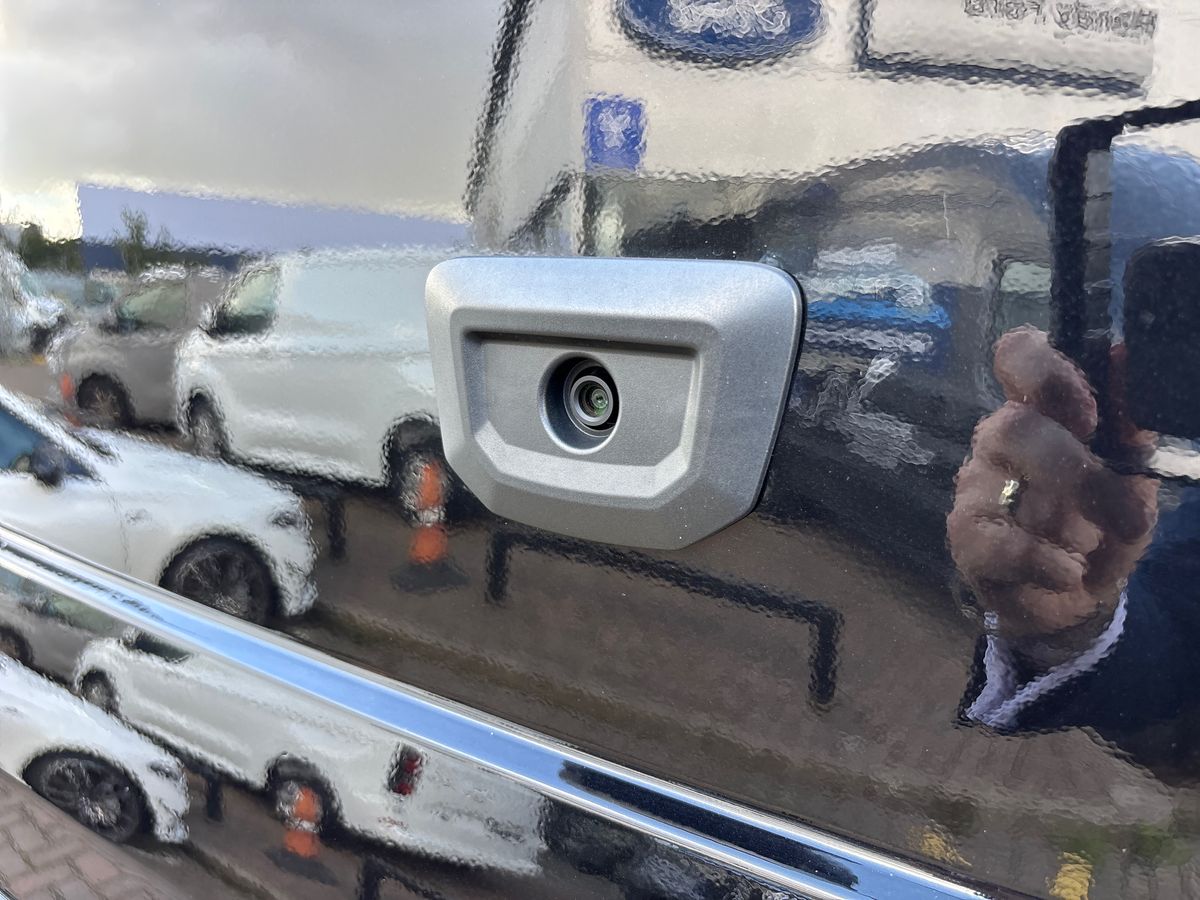 FORD TRANSIT 135KW 68KWH H2 TREND VAN AUTO [NAV]