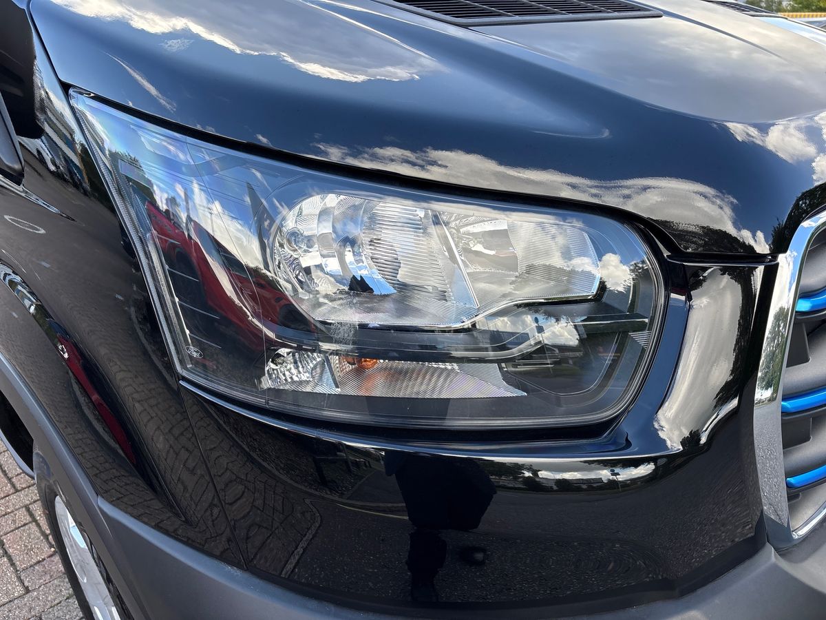 FORD TRANSIT 135KW 68KWH H2 TREND VAN AUTO [NAV]