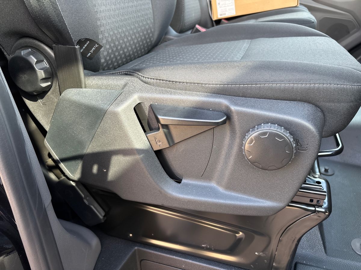 FORD TRANSIT 135KW 68KWH H2 TREND VAN AUTO [NAV]