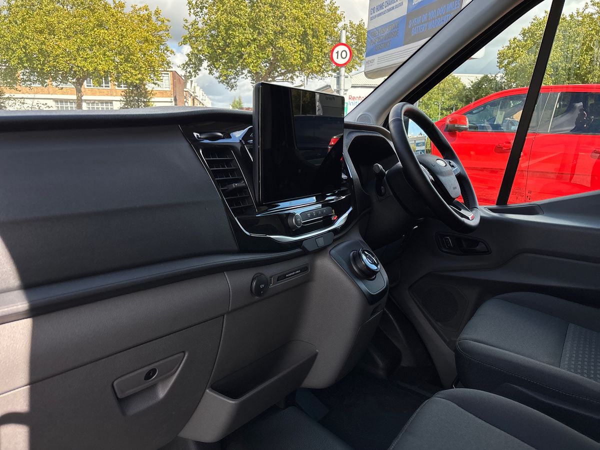FORD TRANSIT 135KW 68KWH H2 TREND VAN AUTO [NAV]