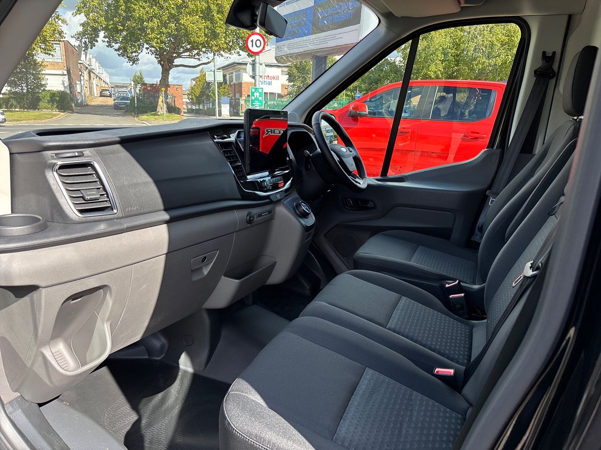 FORD TRANSIT 135KW 68KWH H2 TREND VAN AUTO [NAV]