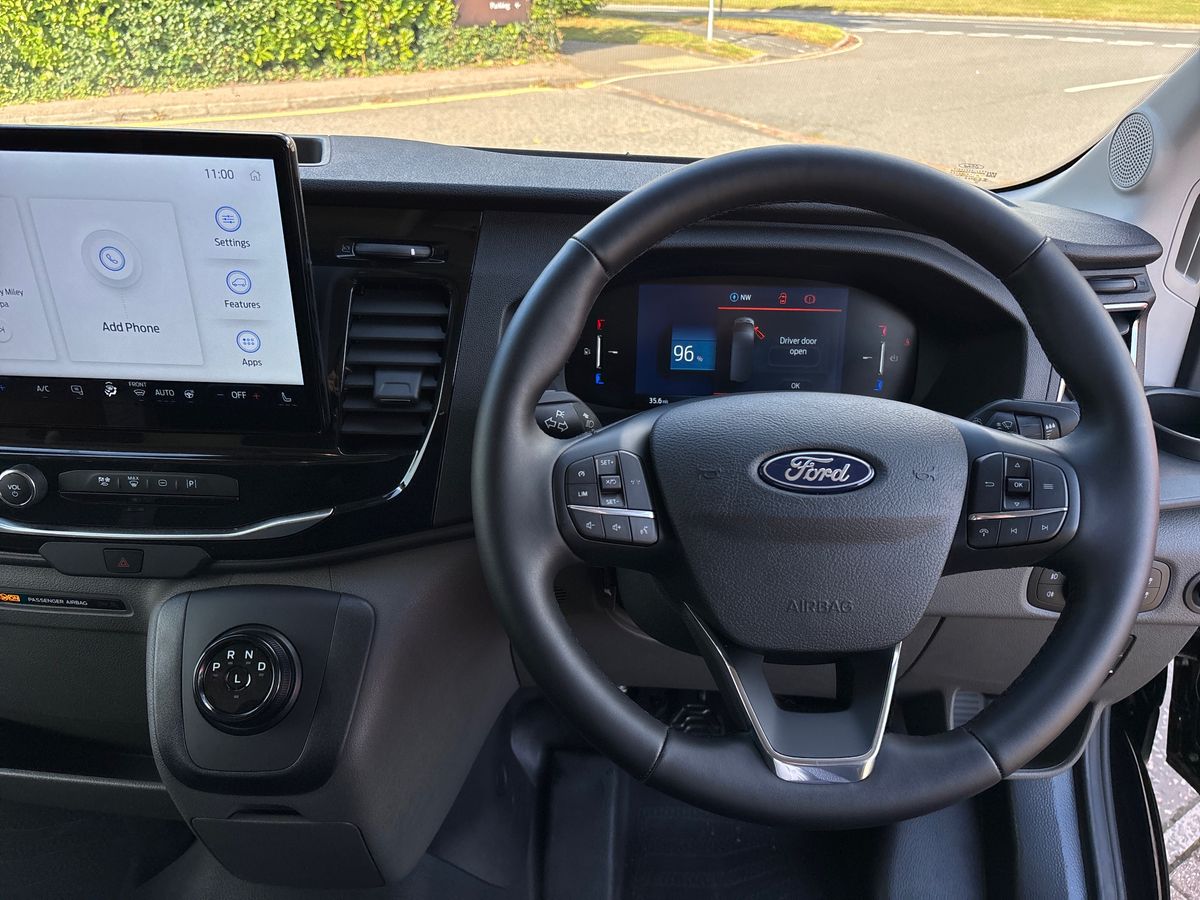 FORD TRANSIT 135KW 68KWH H2 TREND VAN AUTO [NAV]