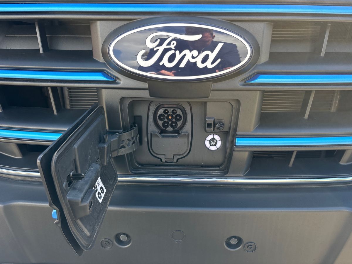 FORD TRANSIT 135KW 68KWH H2 TREND VAN AUTO [NAV]