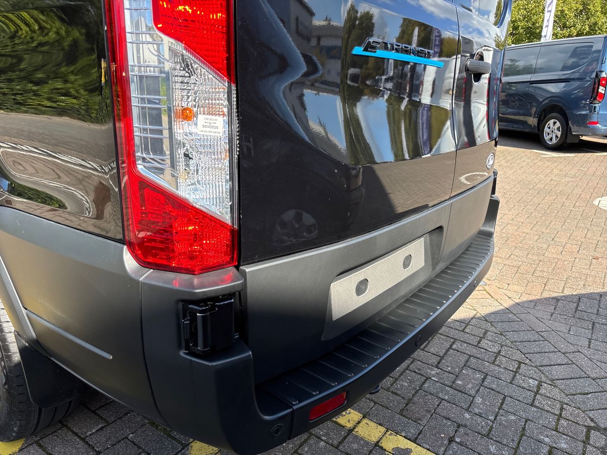 FORD TRANSIT 135KW 68KWH H2 TREND VAN AUTO [NAV]