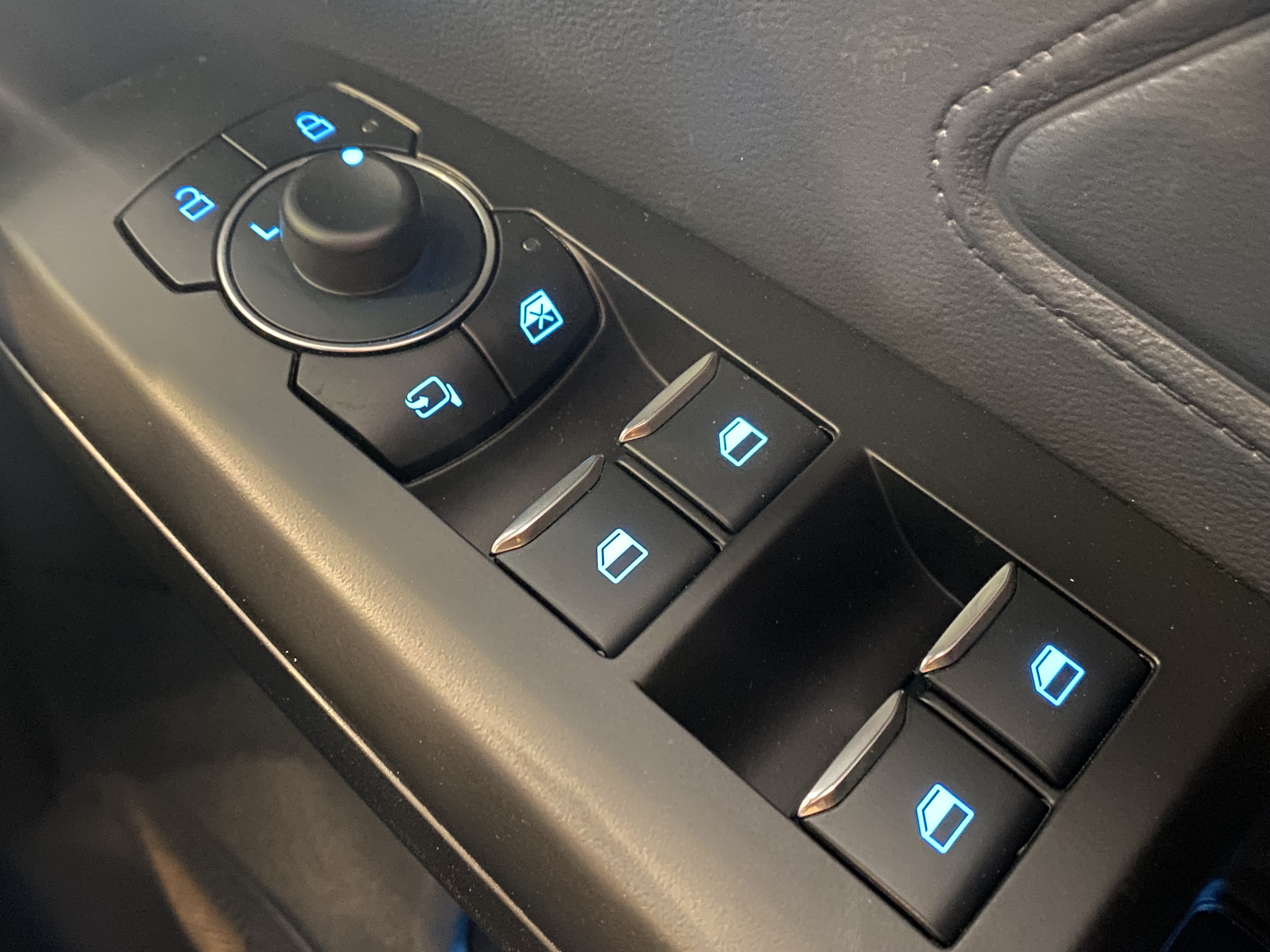 FORD FOCUS 1.0 ECOBOOST HYBRID MHEV 155 ST-LINE X STYLE 5DR