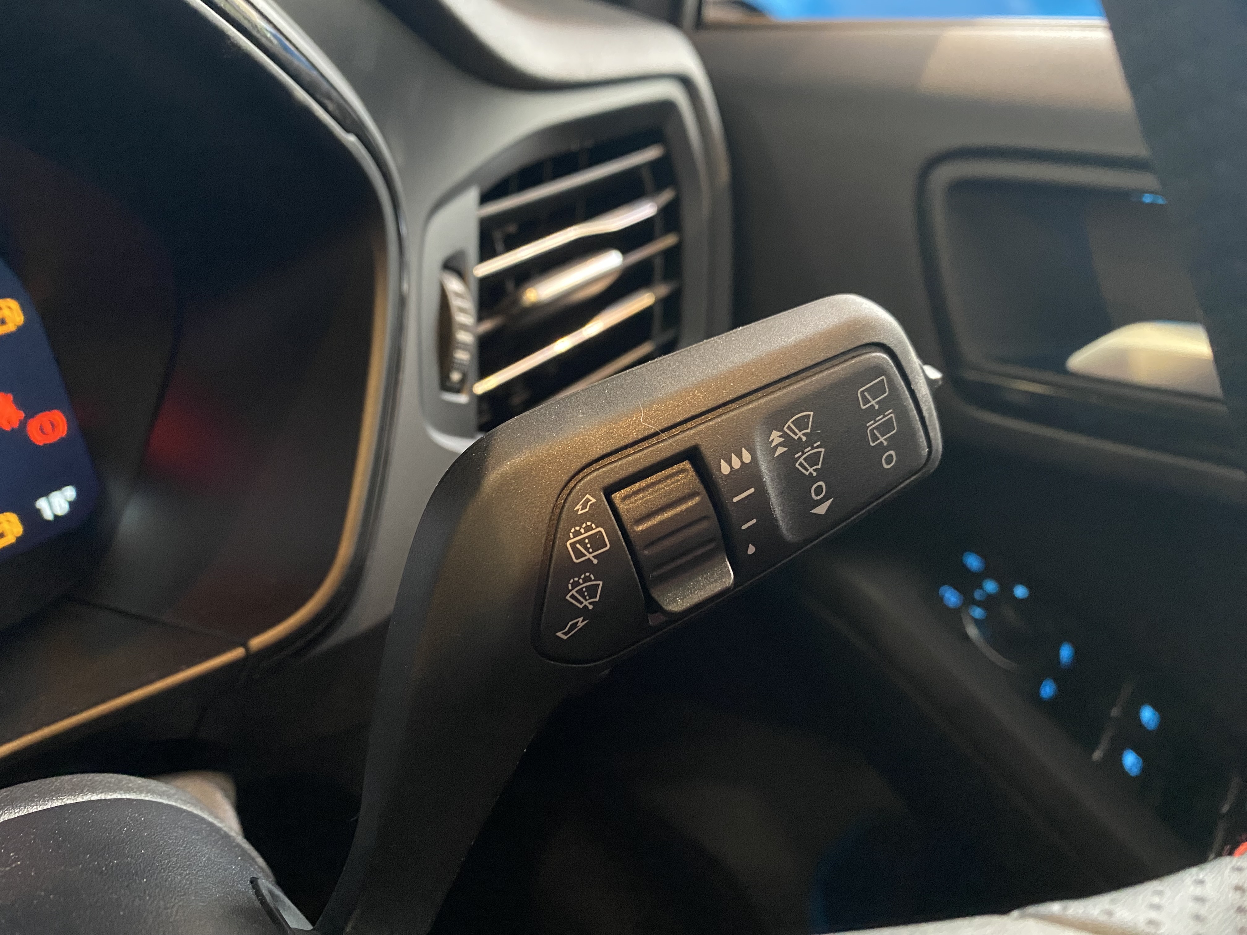 FORD FOCUS 1.0 ECOBOOST HYBRID MHEV 155 ST-LINE X STYLE 5DR