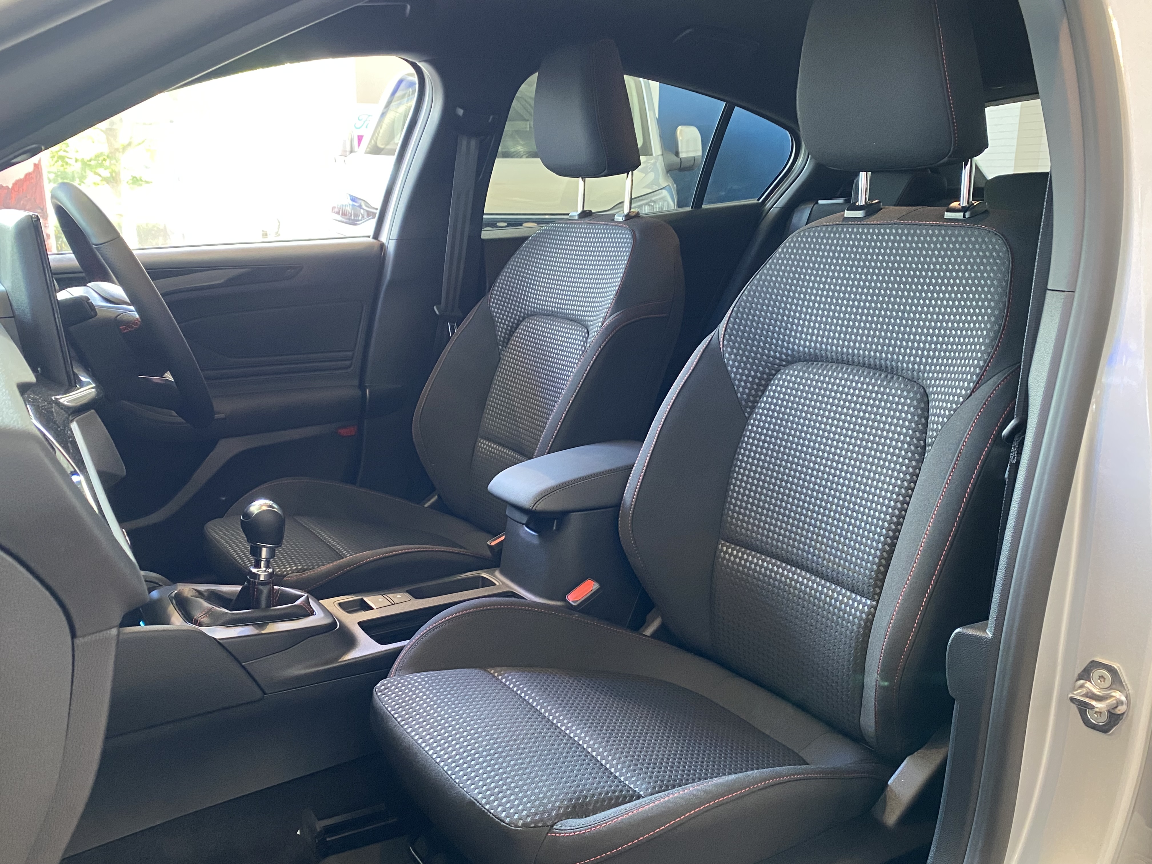 FORD FOCUS 1.0 ECOBOOST HYBRID MHEV ST-LINE 5DR