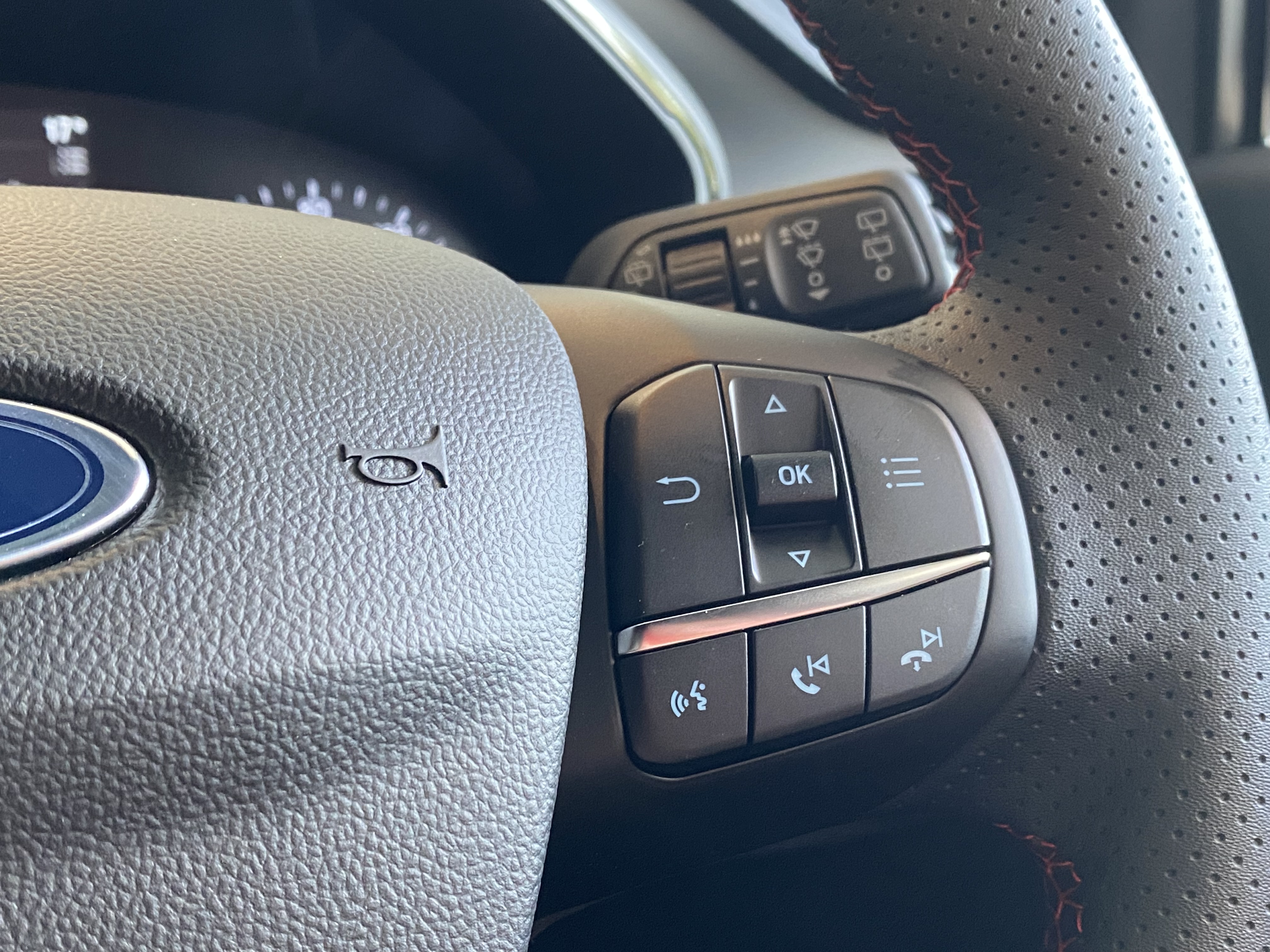 FORD FOCUS 1.0 ECOBOOST HYBRID MHEV ST-LINE 5DR