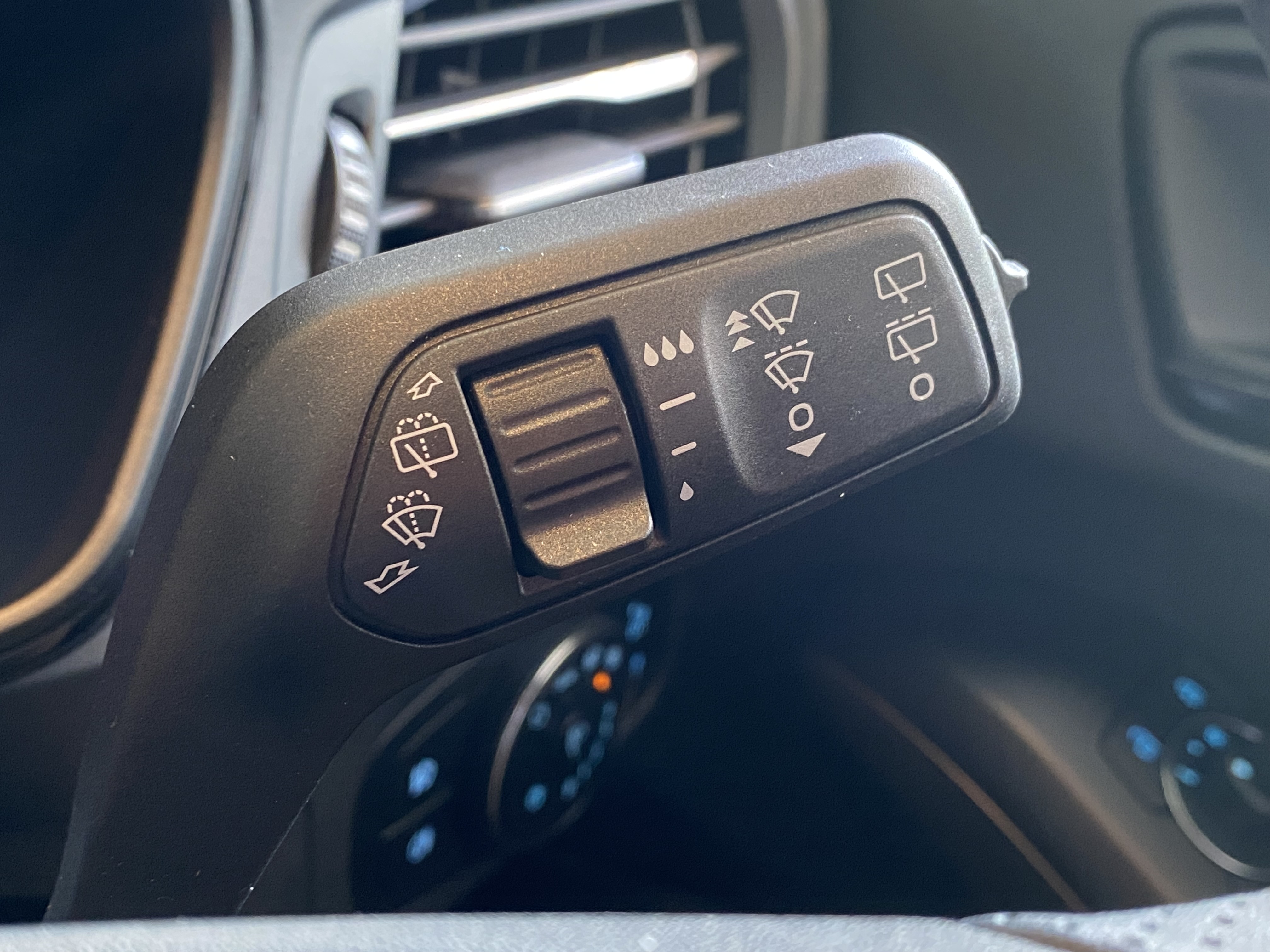 FORD FOCUS 1.0 ECOBOOST HYBRID MHEV ST-LINE 5DR