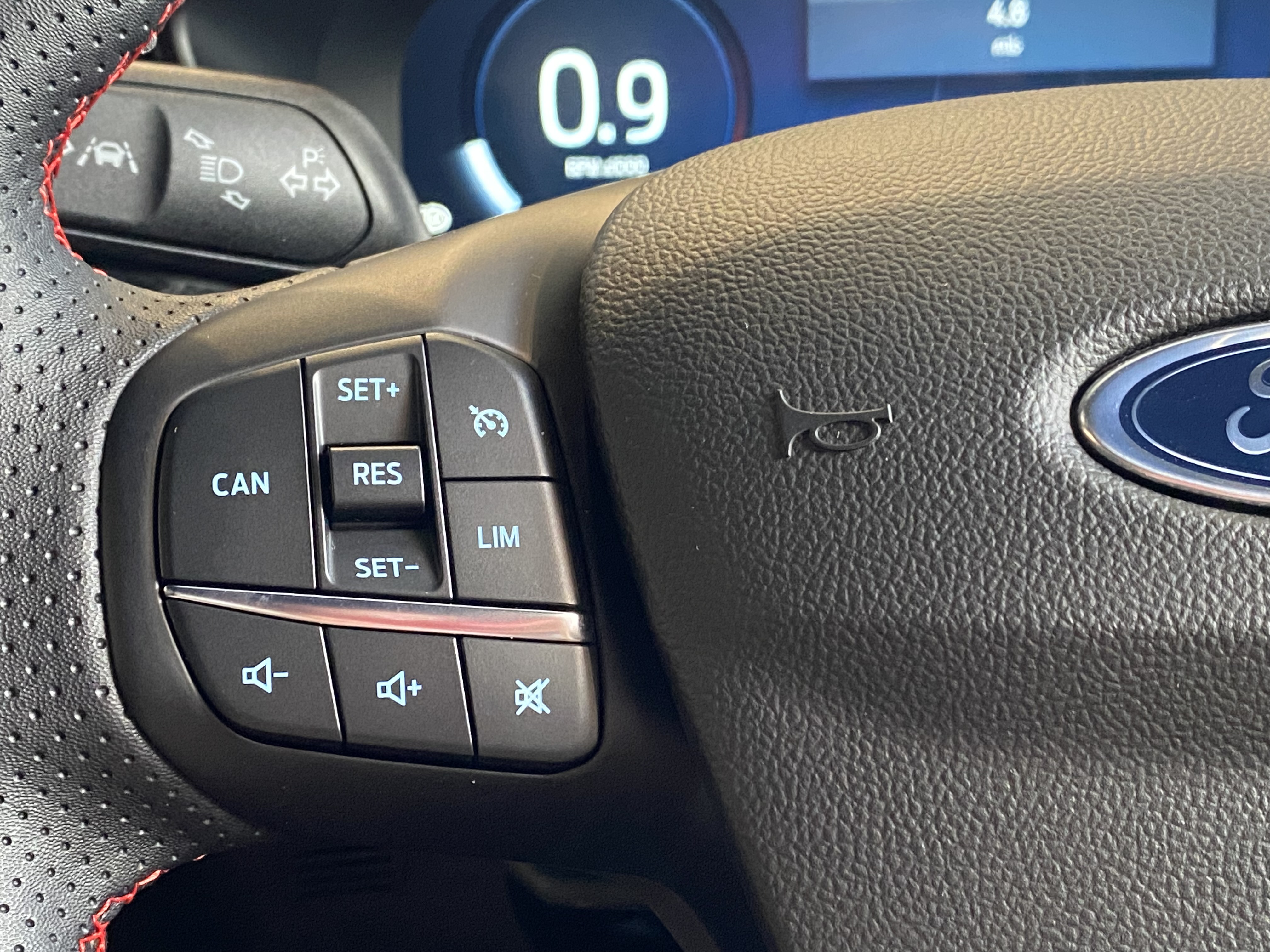 FORD FOCUS 1.0 ECOBOOST HYBRID MHEV 155 ST-LINE X 5DR AUTO