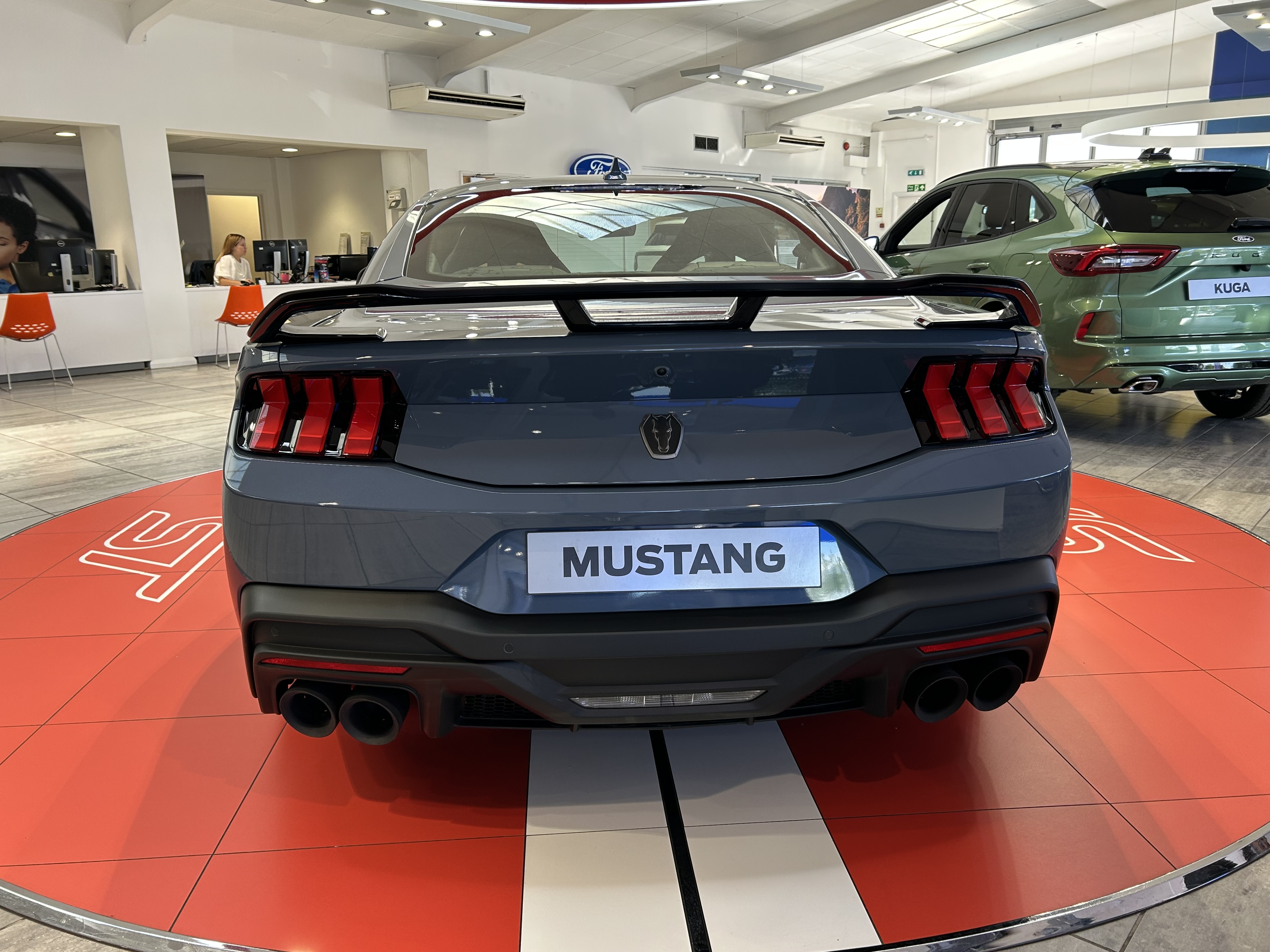 FORD MUSTANG 5.0 V8 DARK HORSE 2DR AUTO