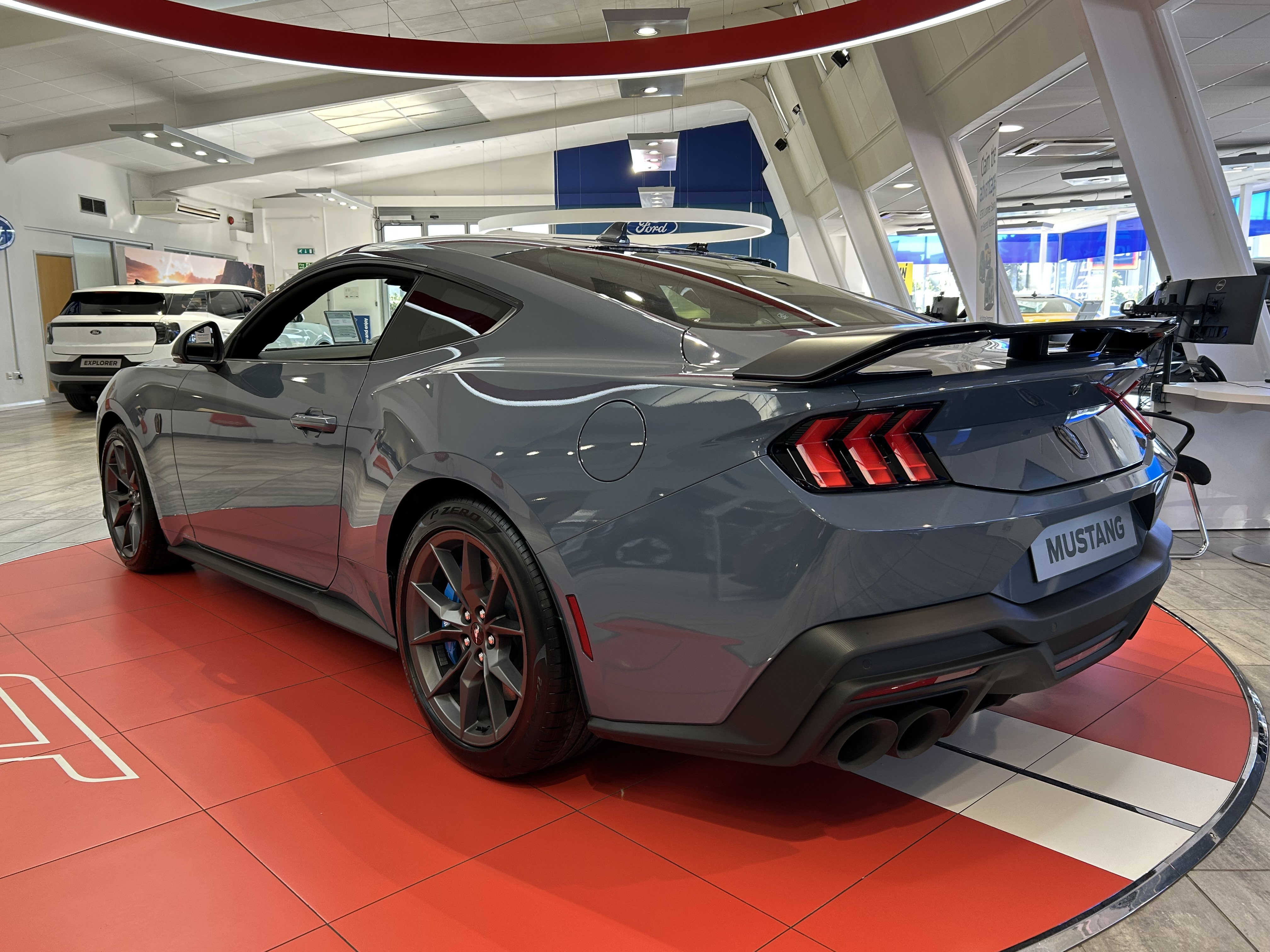 FORD MUSTANG 5.0 V8 DARK HORSE 2DR AUTO