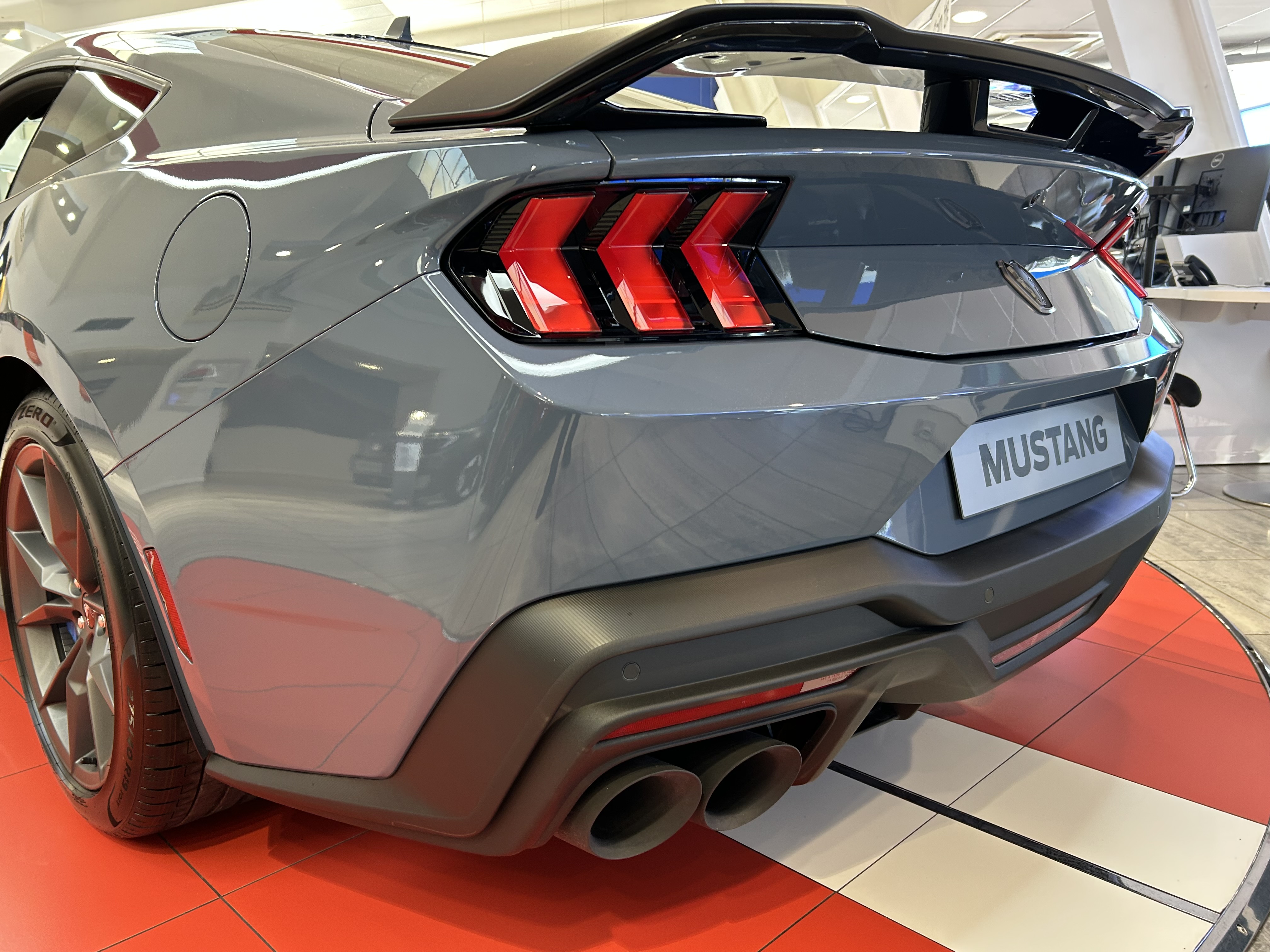 FORD MUSTANG 5.0 V8 DARK HORSE 2DR AUTO
