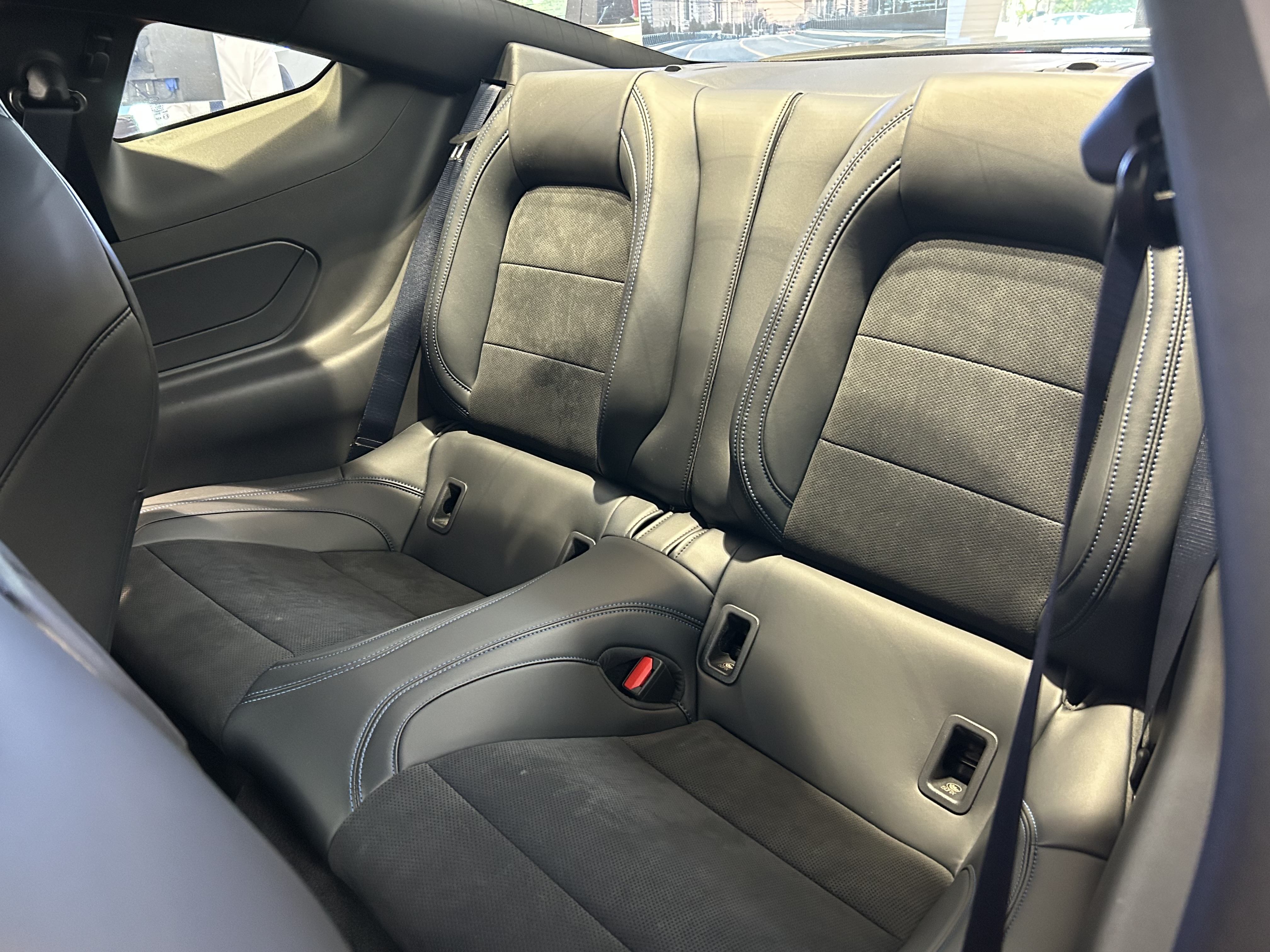 FORD MUSTANG 5.0 V8 DARK HORSE 2DR AUTO