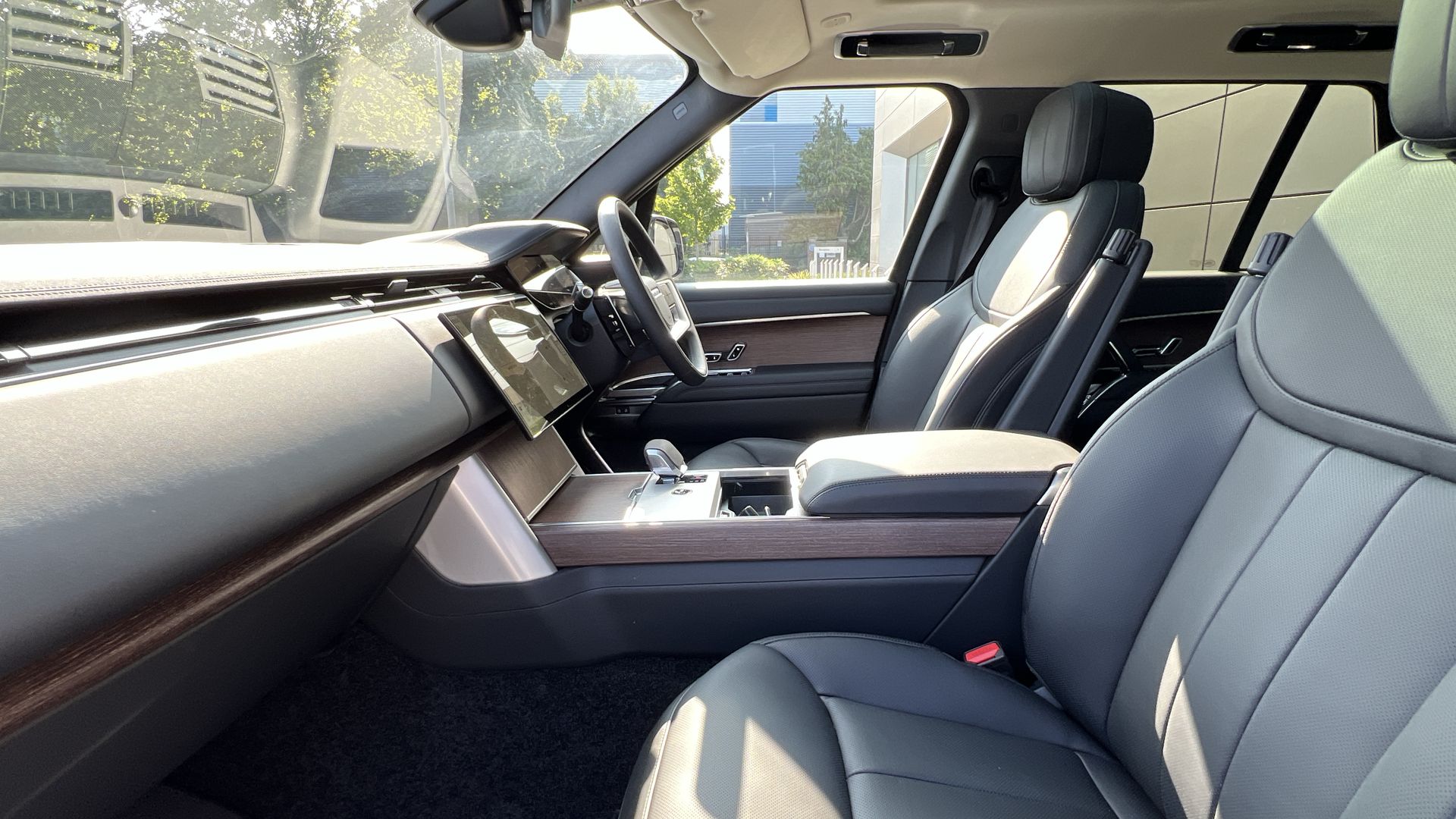 RANGE ROVER 3.0 P460E HSE 4DR AUTO ESTATE