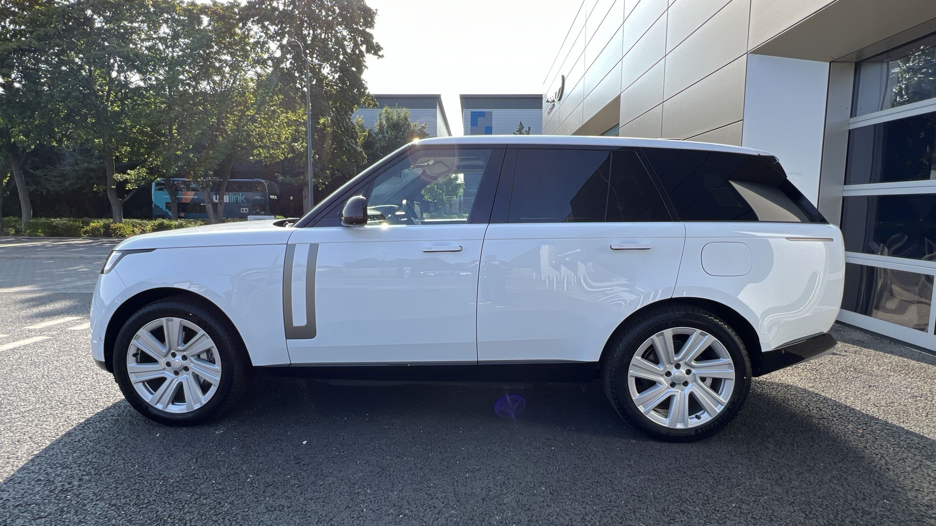 RANGE ROVER 3.0 P460E HSE 4DR AUTO ESTATE