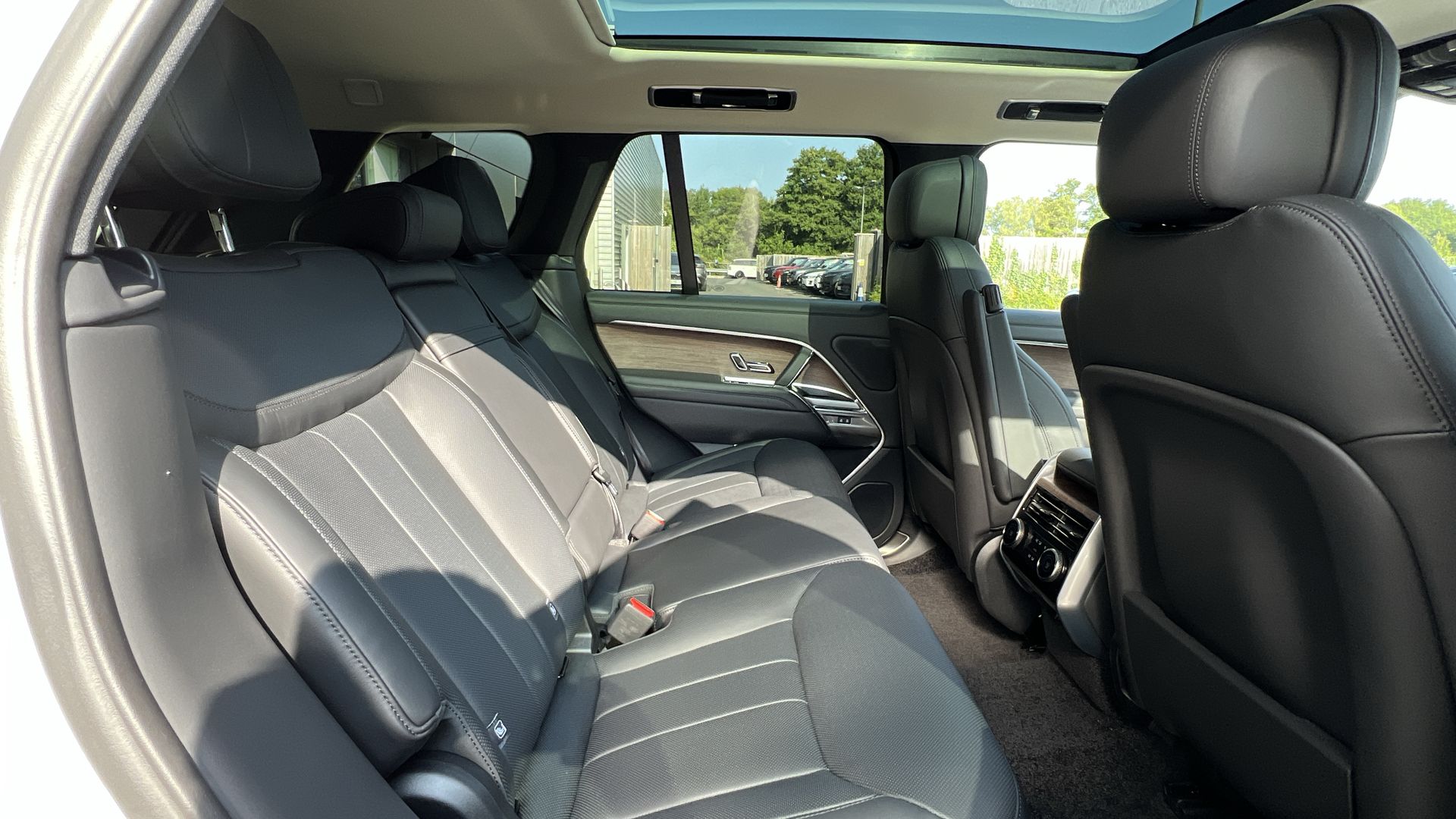 RANGE ROVER 3.0 P460E HSE 4DR AUTO ESTATE