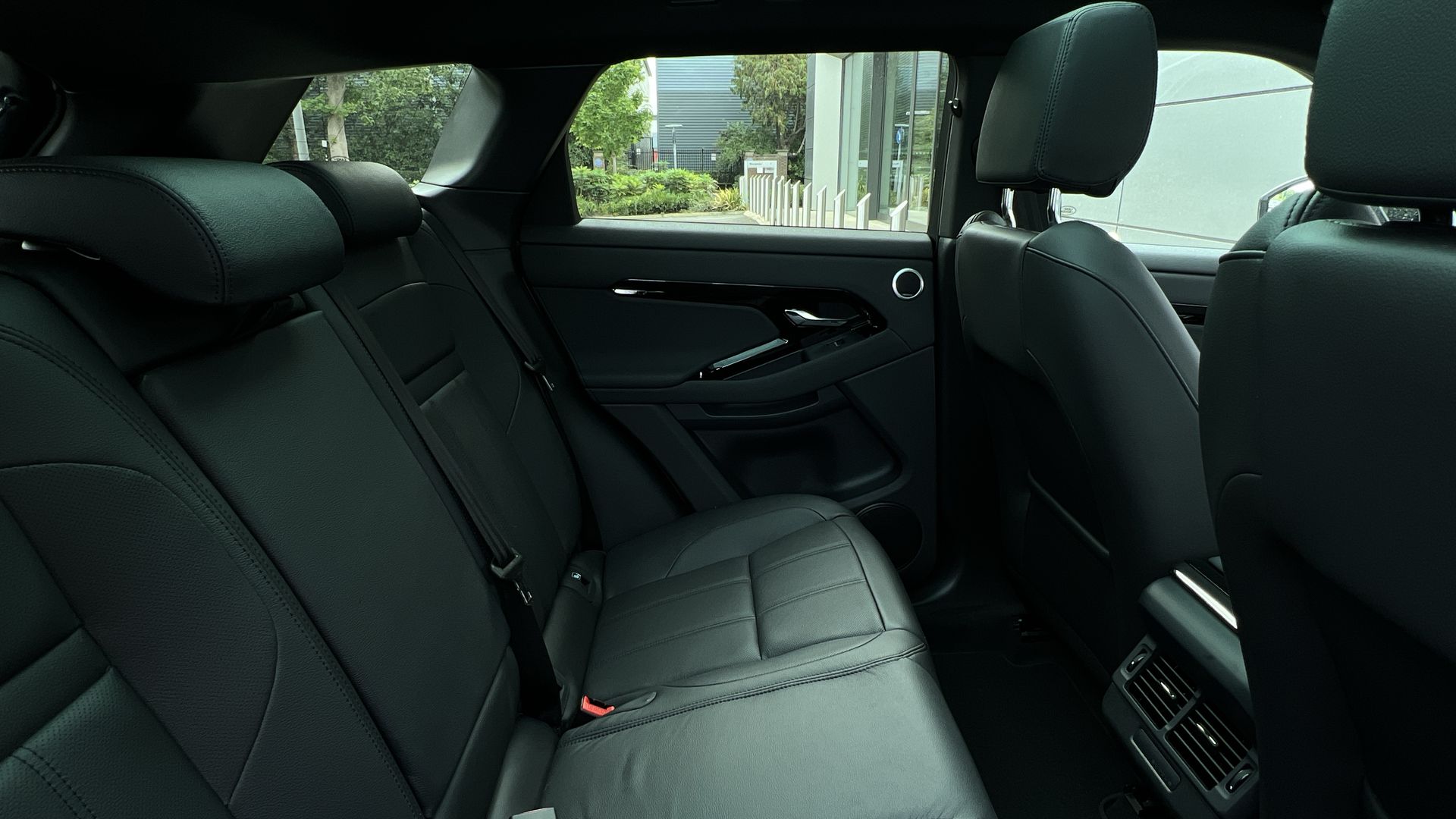 LAND ROVER RANGE ROVER EVOQUE 2.0 D200 DYNAMIC SE 5DR AUTO