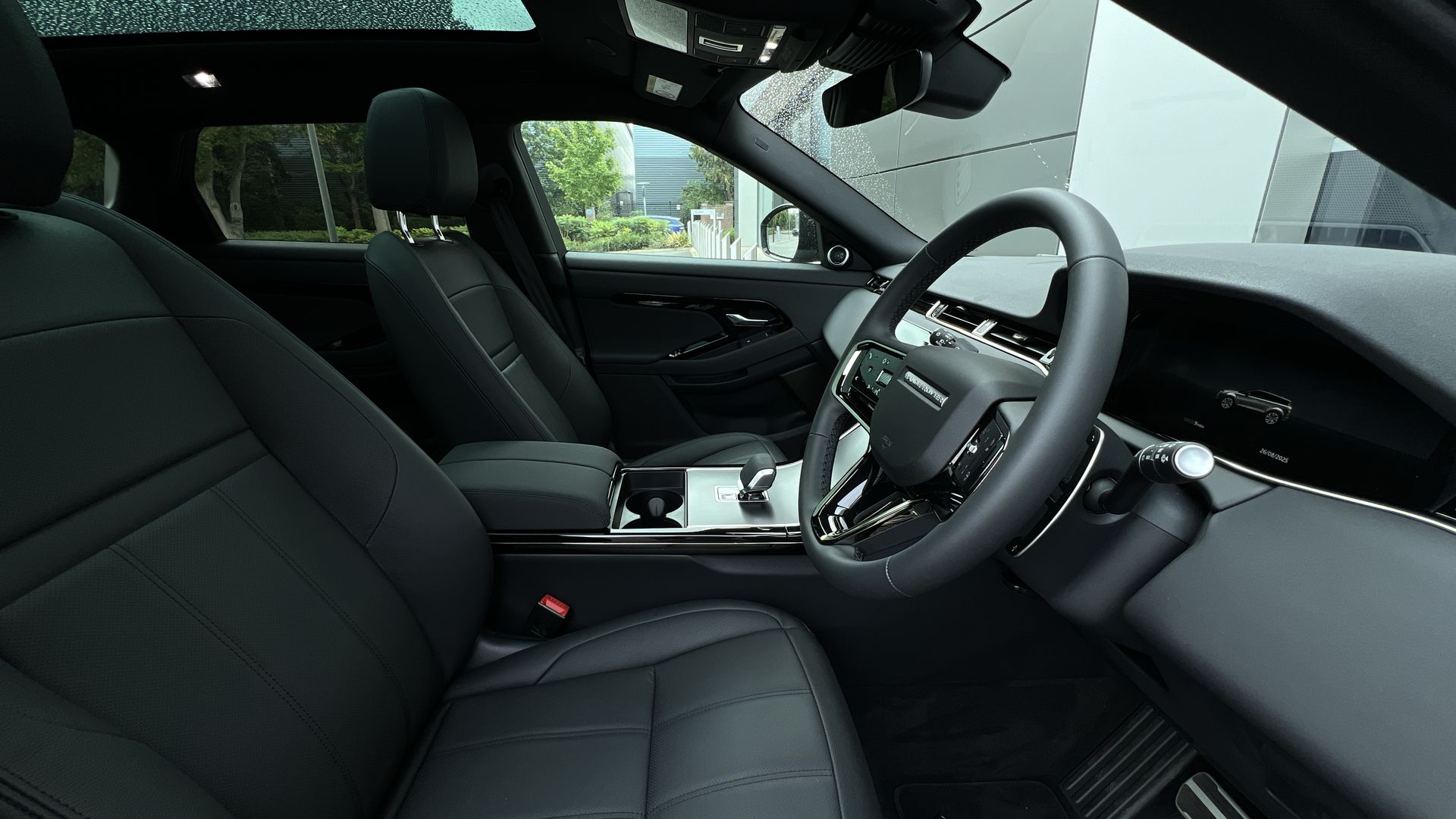 LAND ROVER RANGE ROVER EVOQUE 2.0 D200 DYNAMIC SE 5DR AUTO