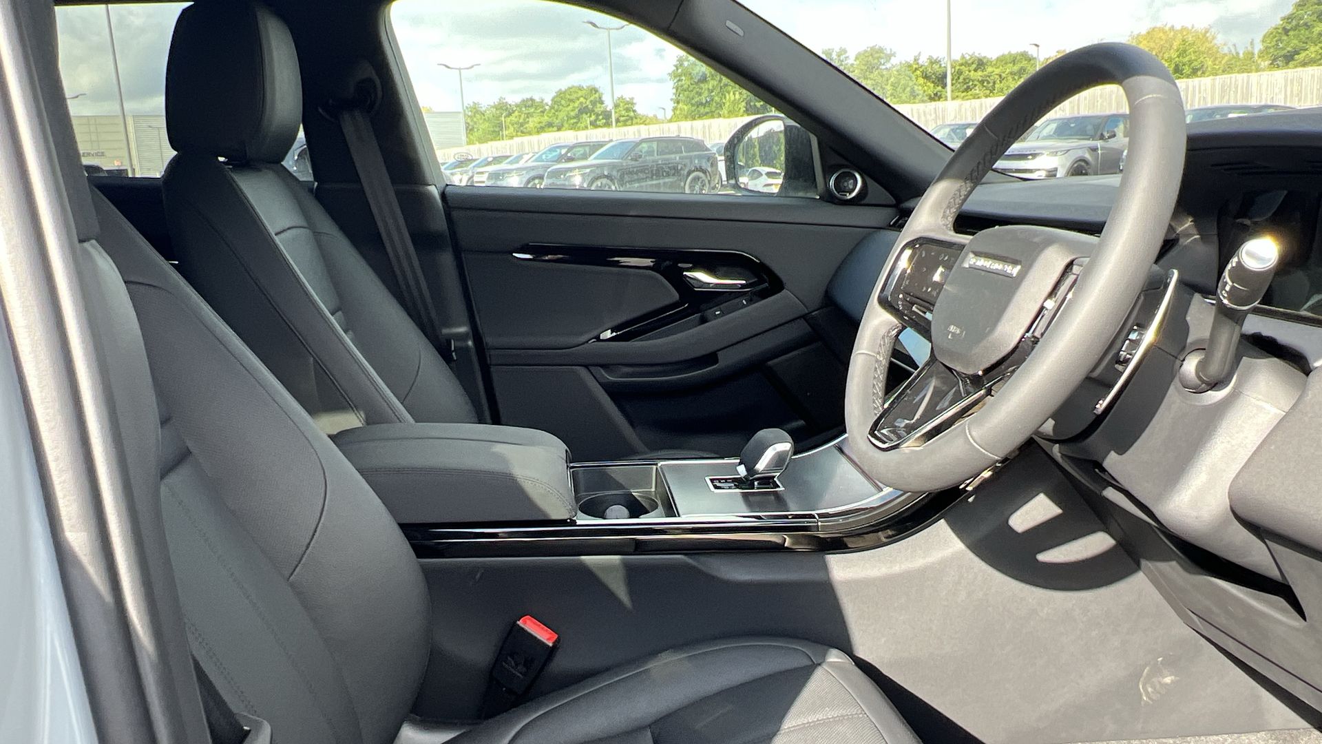 RANGE ROVER EVOQUE 2.0 D200 DYNAMIC SE 5DR AUTO HATCHBACK