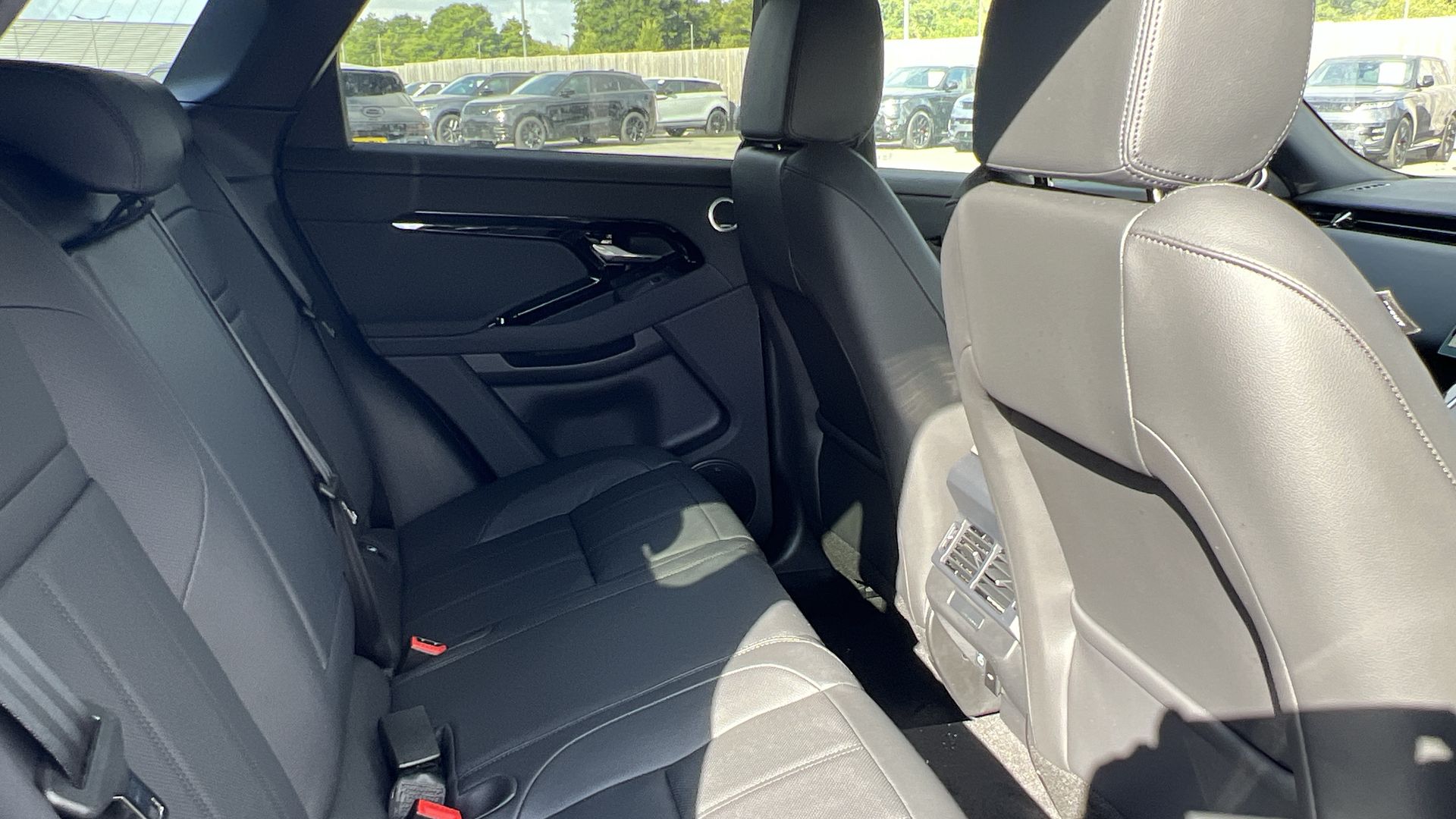 RANGE ROVER EVOQUE 2.0 D200 DYNAMIC SE 5DR AUTO HATCHBACK