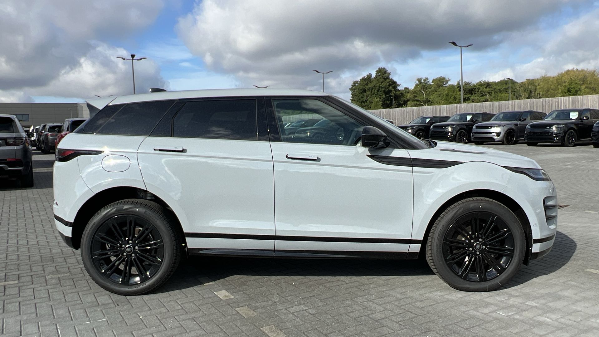 RANGE ROVER EVOQUE 2.0 D200 DYNAMIC SE 5DR AUTO HATCHBACK