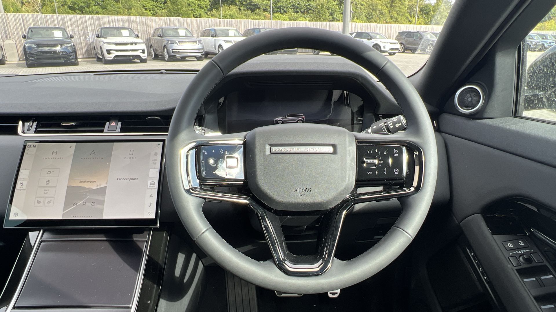 RANGE ROVER EVOQUE 2.0 D200 DYNAMIC SE 5DR AUTO HATCHBACK
