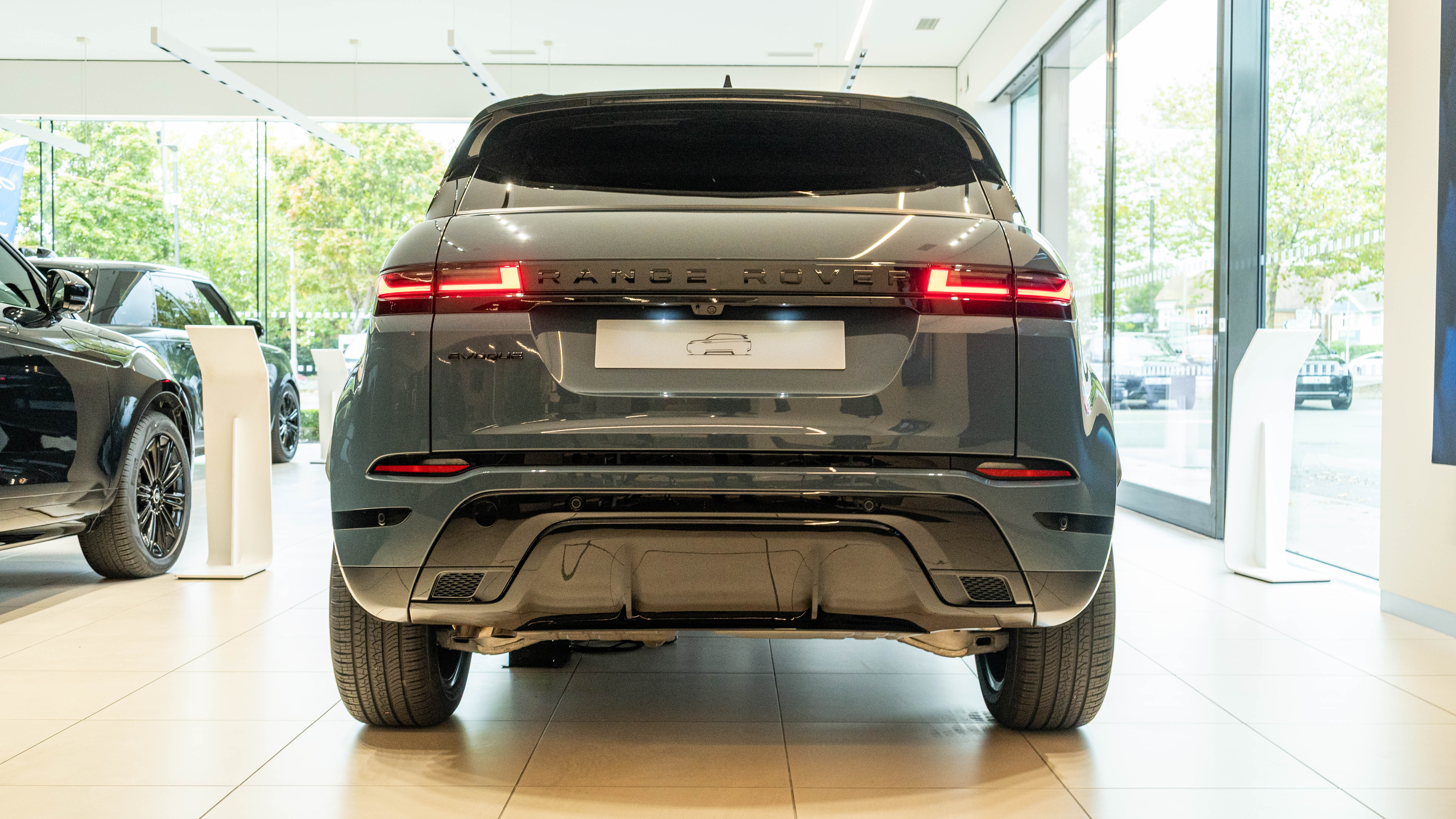 RANGE ROVER EVOQUE 2.0 D200 DYNAMIC SE 5DR AUTO HATCHBACK