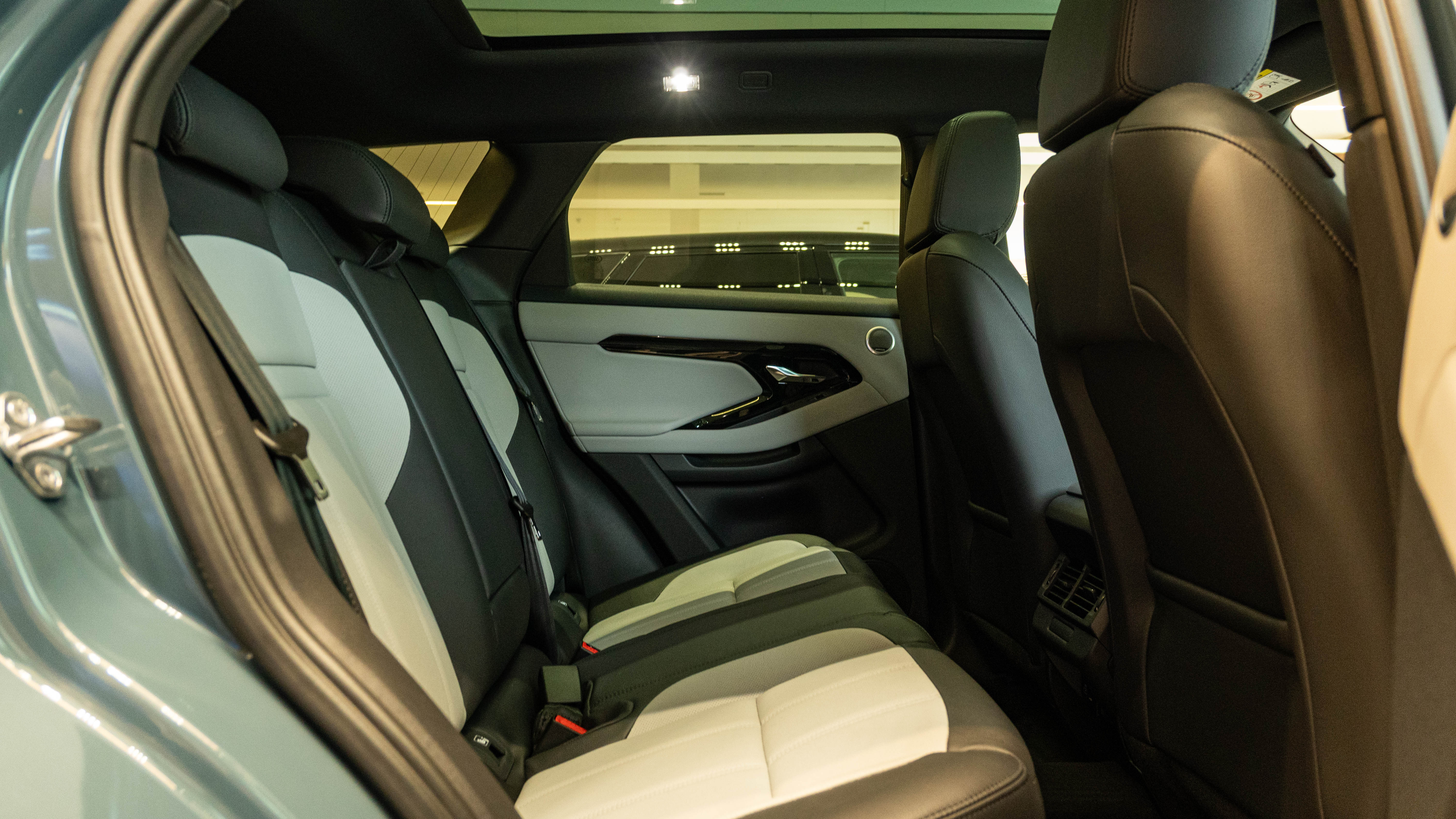 RANGE ROVER EVOQUE 2.0 D200 DYNAMIC SE 5DR AUTO HATCHBACK