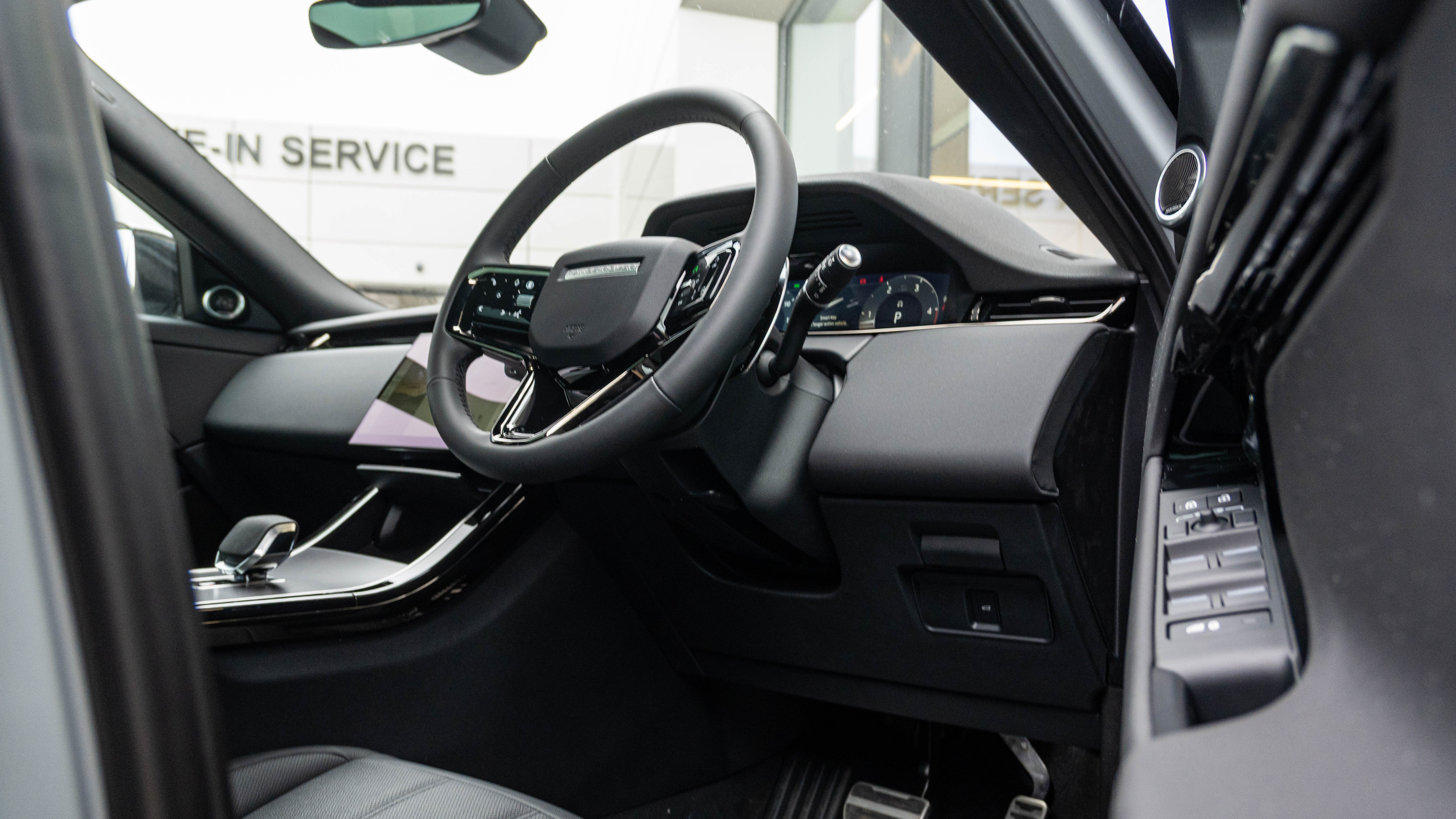 RANGE ROVER EVOQUE 2.0 D200 DYNAMIC SE 5DR AUTO HATCHBACK