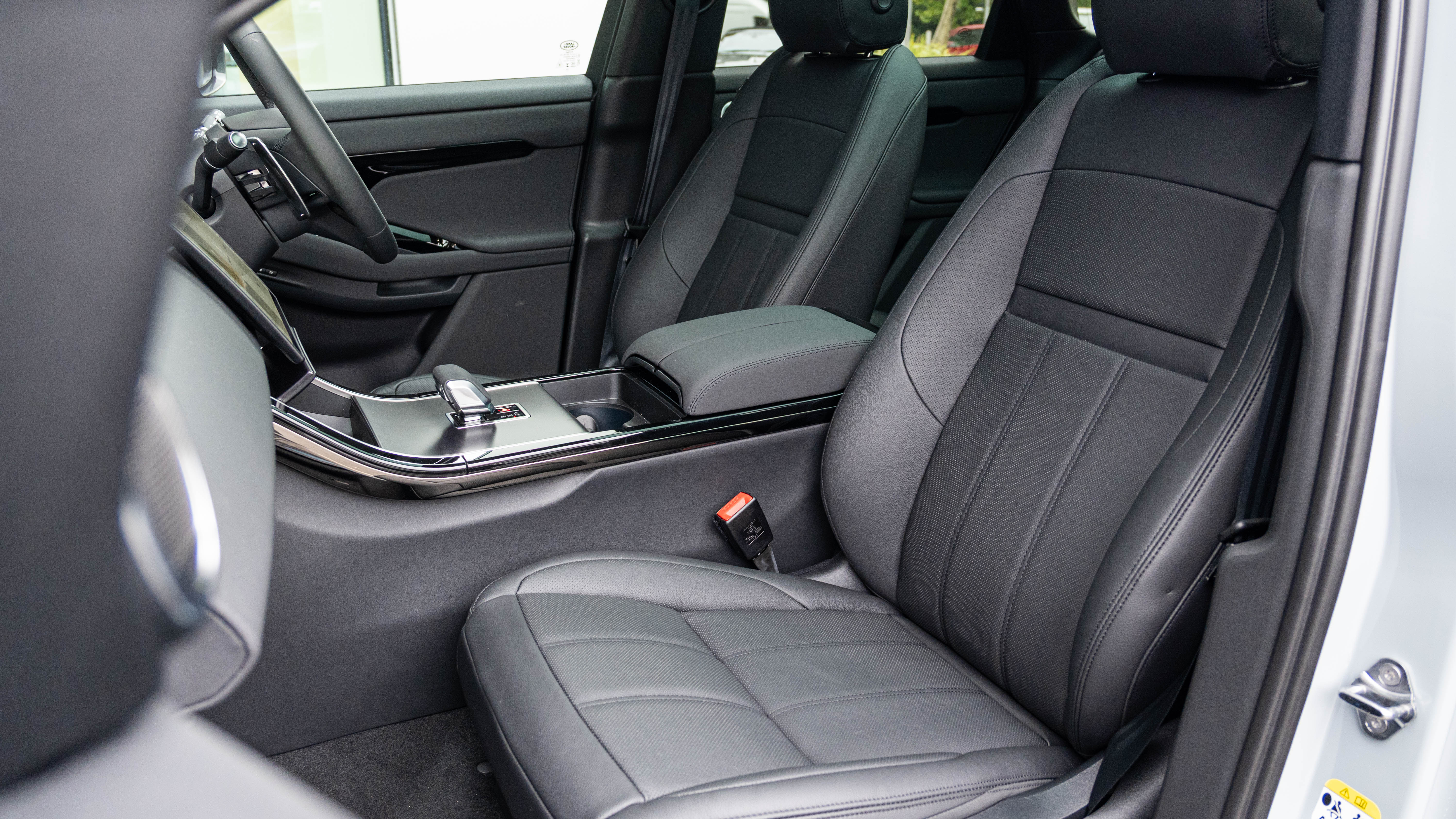 RANGE ROVER EVOQUE 2.0 D200 DYNAMIC SE 5DR AUTO HATCHBACK