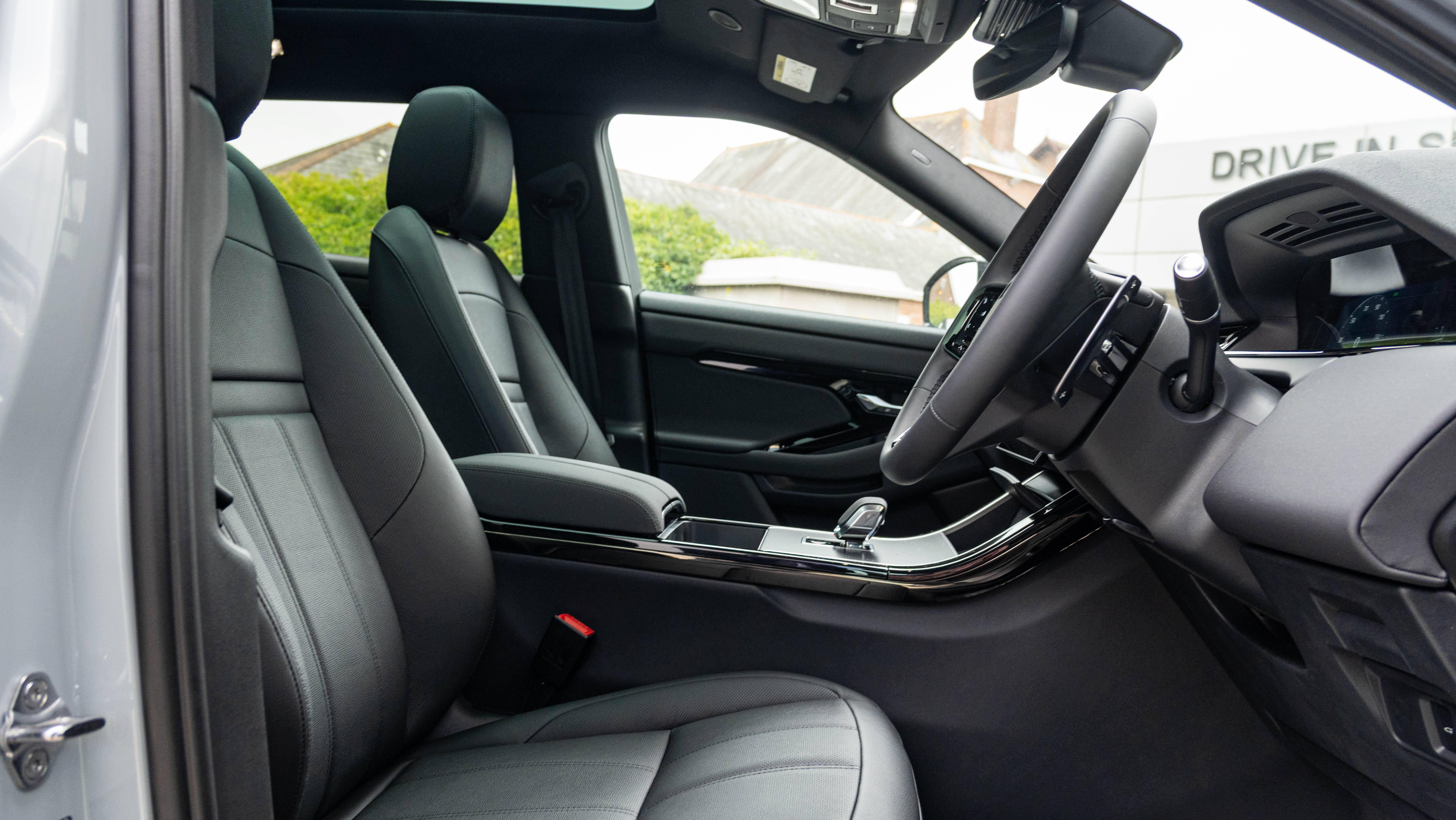 RANGE ROVER EVOQUE 2.0 D200 DYNAMIC SE 5DR AUTO HATCHBACK