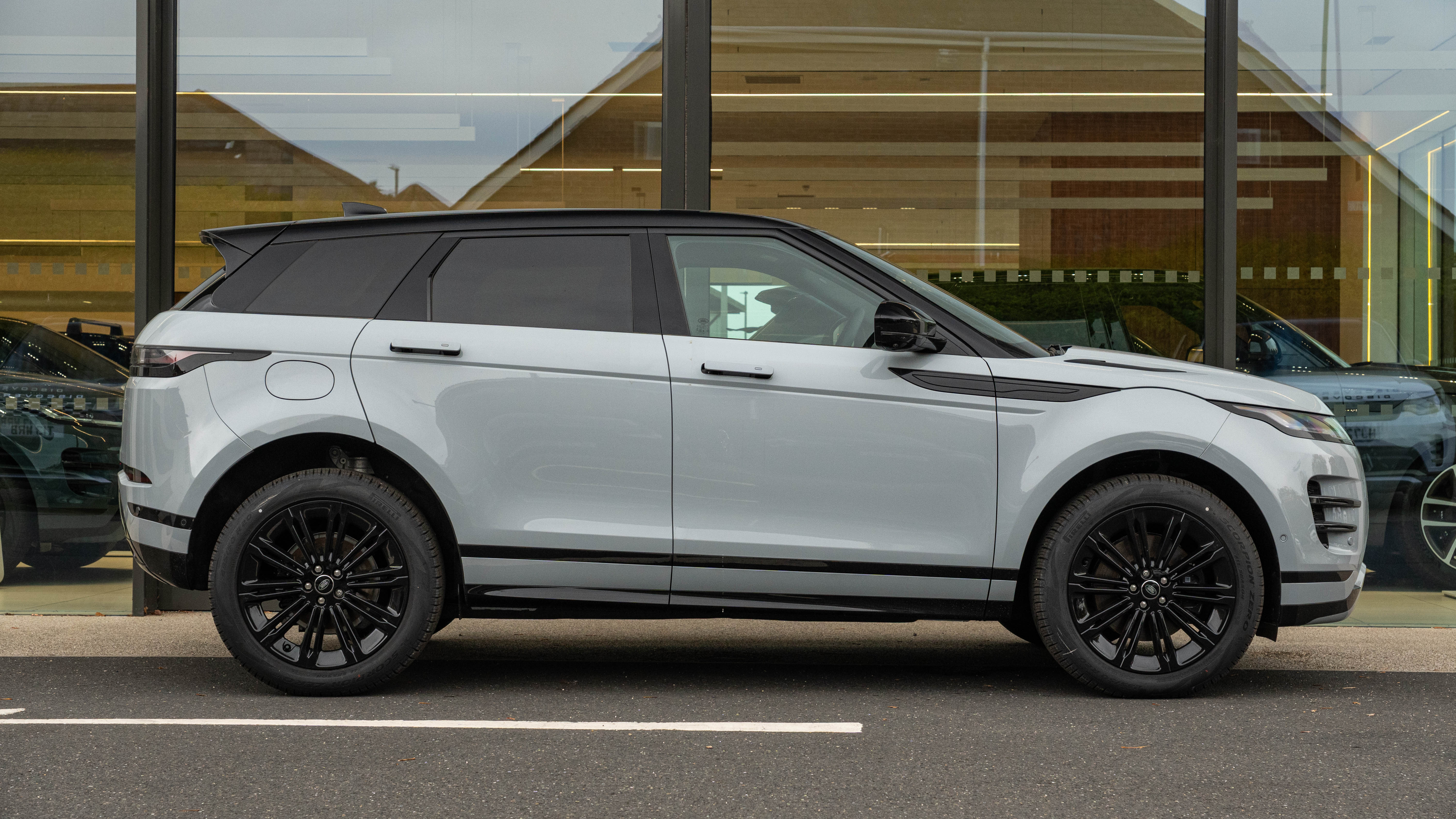 RANGE ROVER EVOQUE 2.0 D200 DYNAMIC SE 5DR AUTO HATCHBACK