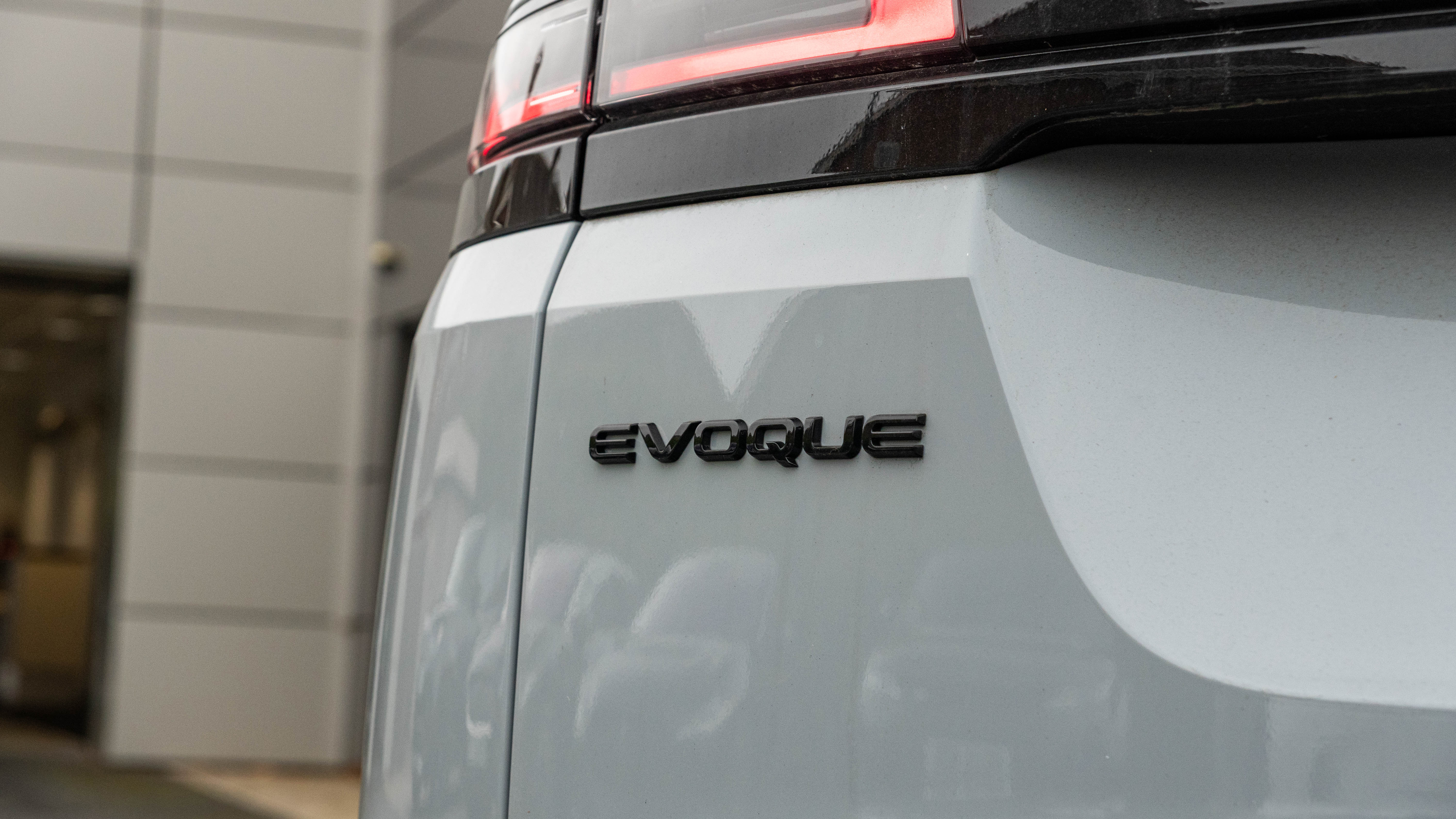RANGE ROVER EVOQUE 2.0 D200 DYNAMIC SE 5DR AUTO HATCHBACK
