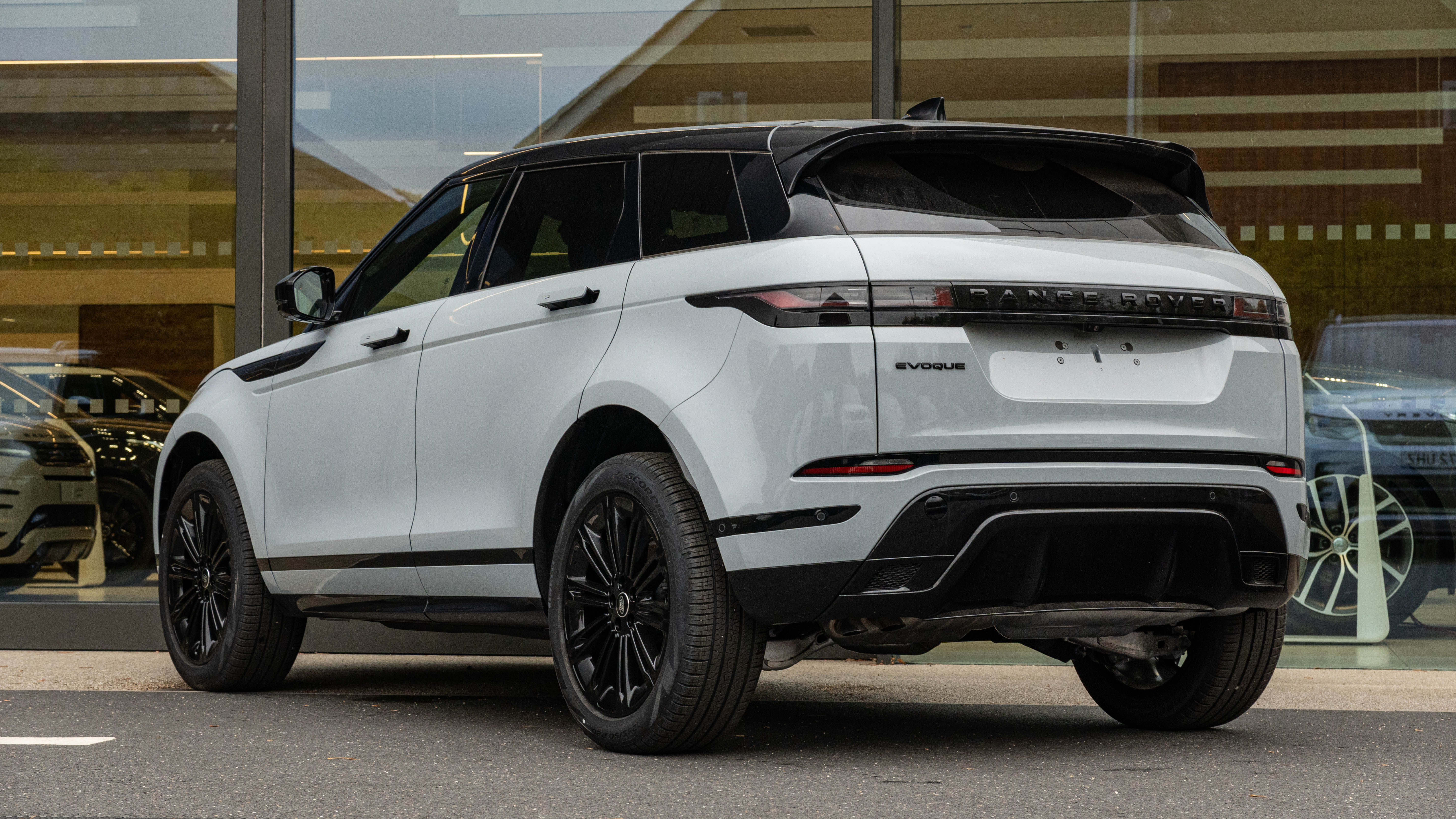 RANGE ROVER EVOQUE 2.0 D200 DYNAMIC SE 5DR AUTO HATCHBACK