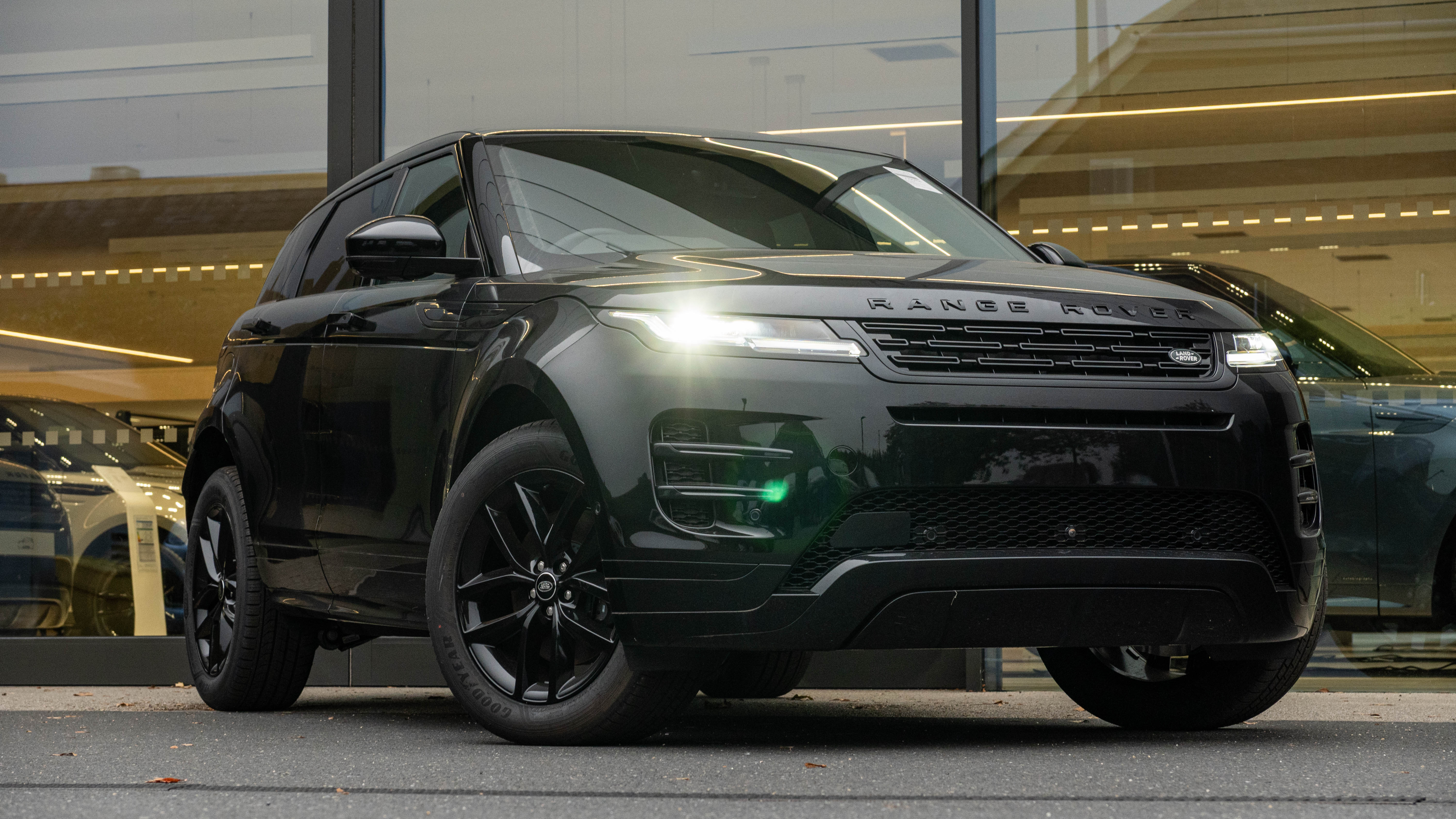 RANGE ROVER EVOQUE 2.0 D200 DYNAMIC SE 5DR AUTO HATCHBACK